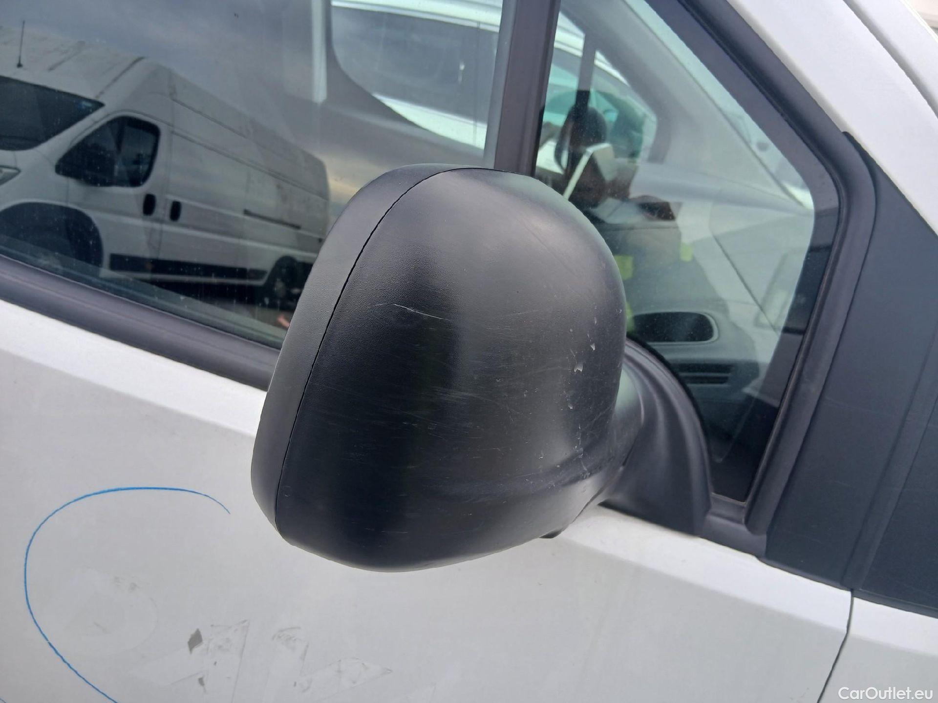  Opel  Combo OPEL  / 2018 / 3P / furgón derivado de turismo 1.5 TD 75kW (100CV) Express L H1 650kg (AC2) #44