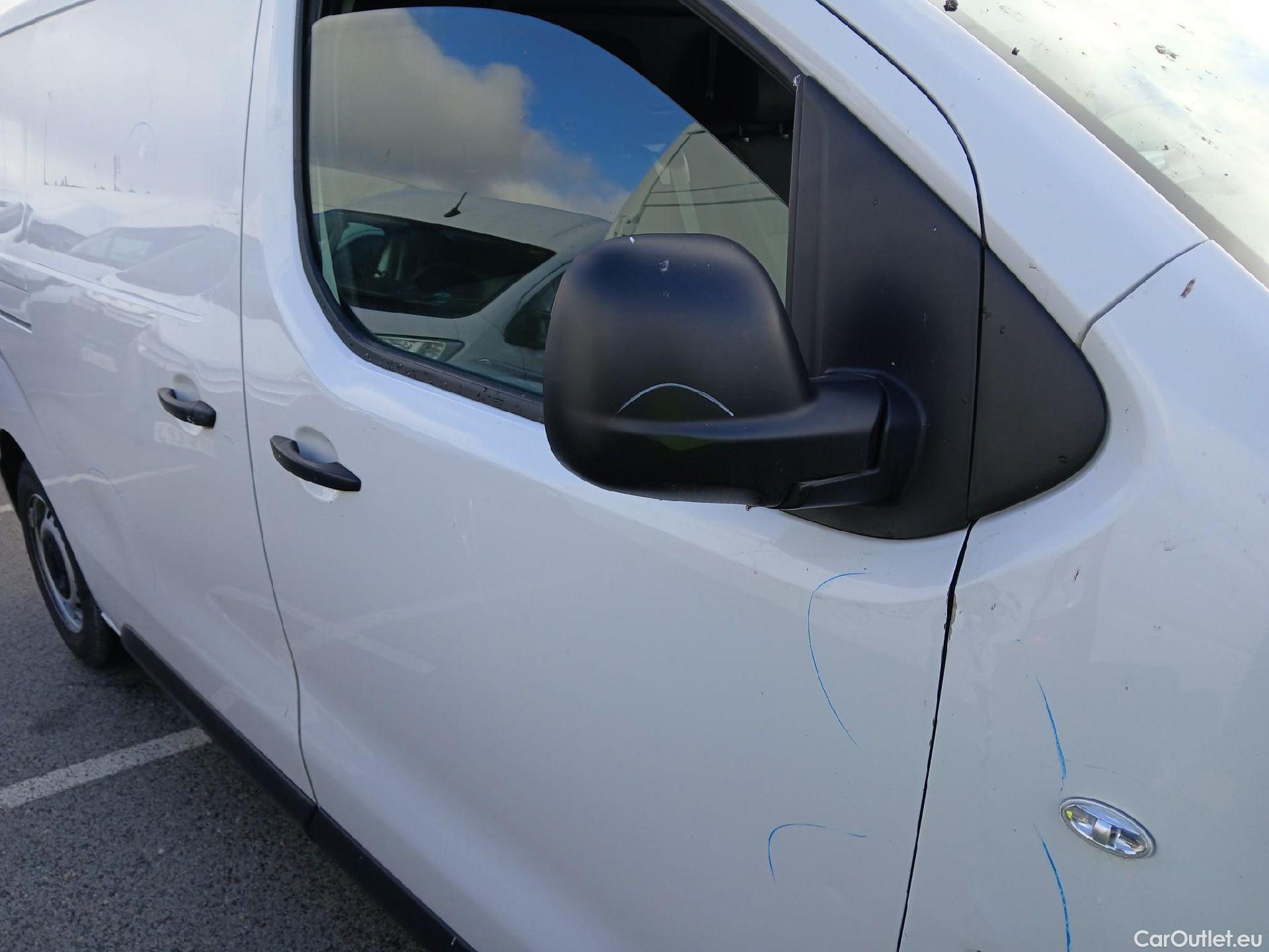  Opel  Vivaro OPEL  / 2019 / 4P / furgón 1.5 Diésel 74kW (100CV) M Std Express #56