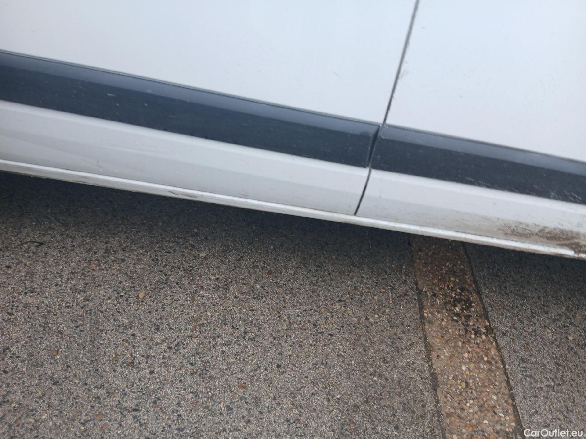  Ford  Transit FORD  Custom / 2012 / 4P / furgón Van 2.0 TDCI 96kW 300 L2 Trend RAMPA DE ACCESO #24