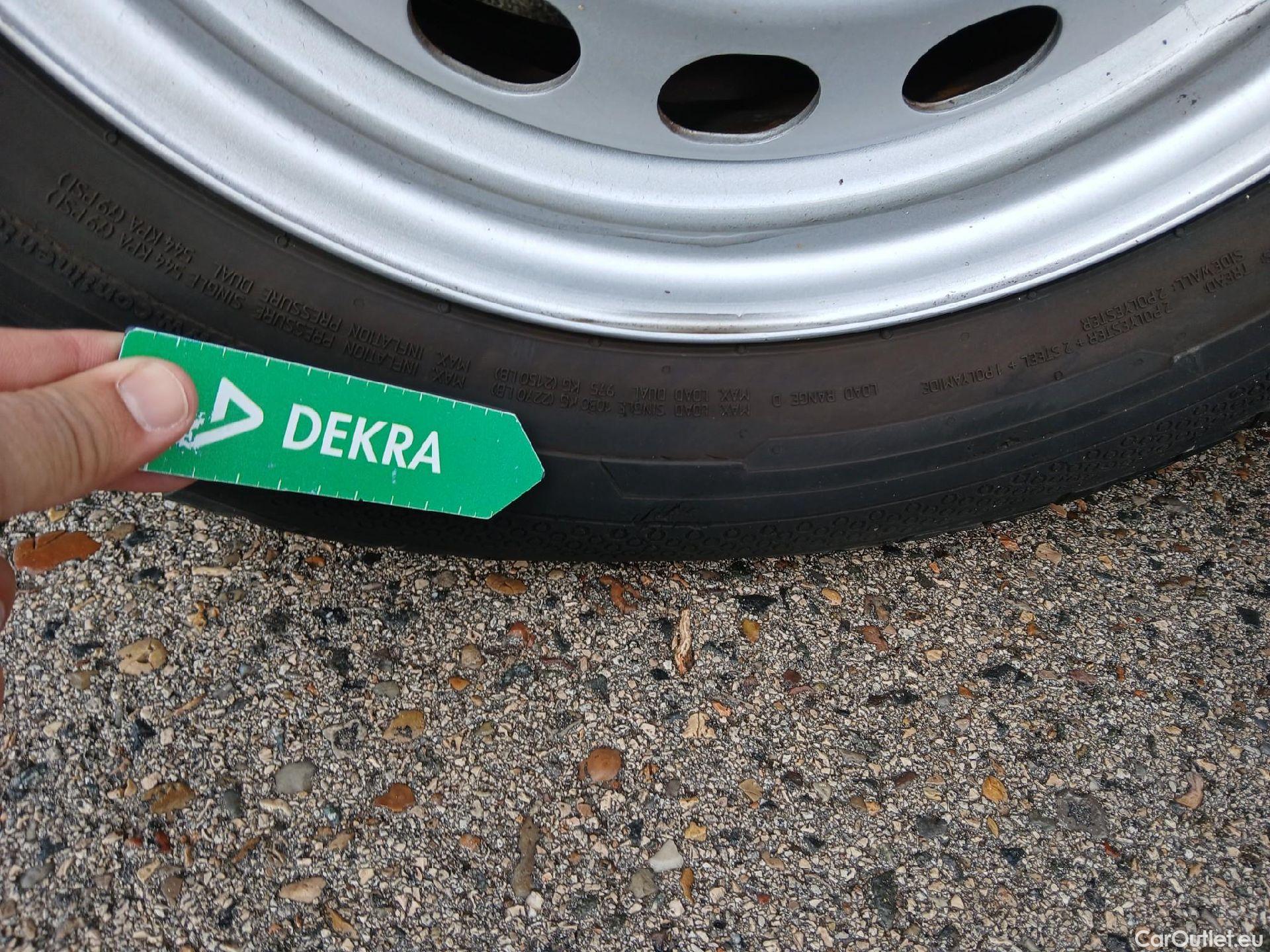  Opel  Vivaro OPEL  / 2019 / 4P / furgón 1.5 Diésel 74kW (100CV) M Std Express #26