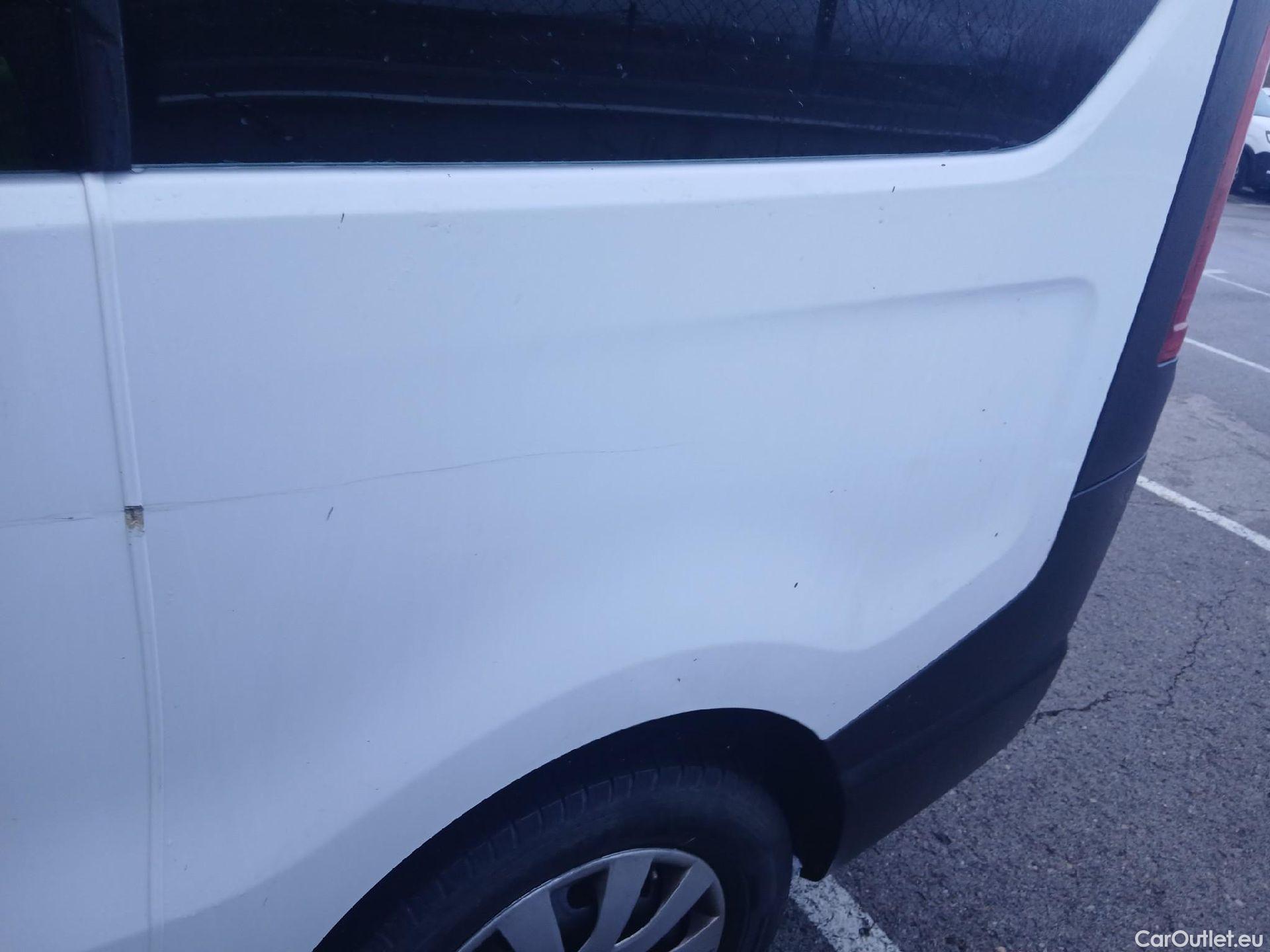  Nissan  NV300 NISSAN  / 2021 / 4P / combi Mixta 6 2.0dCi 81kW L1H1 1T Optima N1 #26