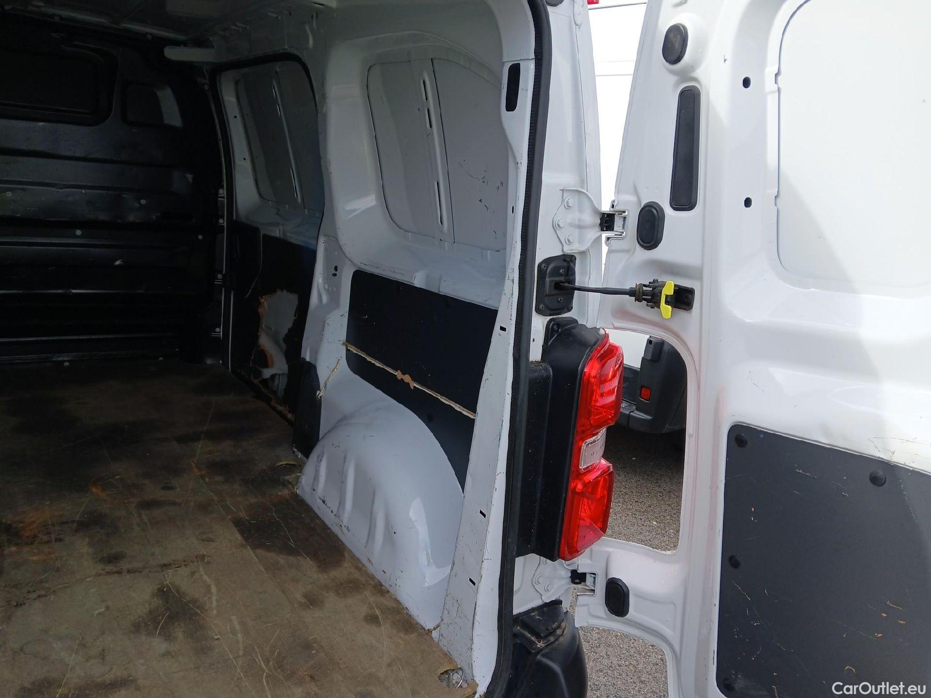  Opel  Vivaro OPEL  / 2019 / 4P / furgón 1.5 Diésel 74kW (100CV) M Std Express #24