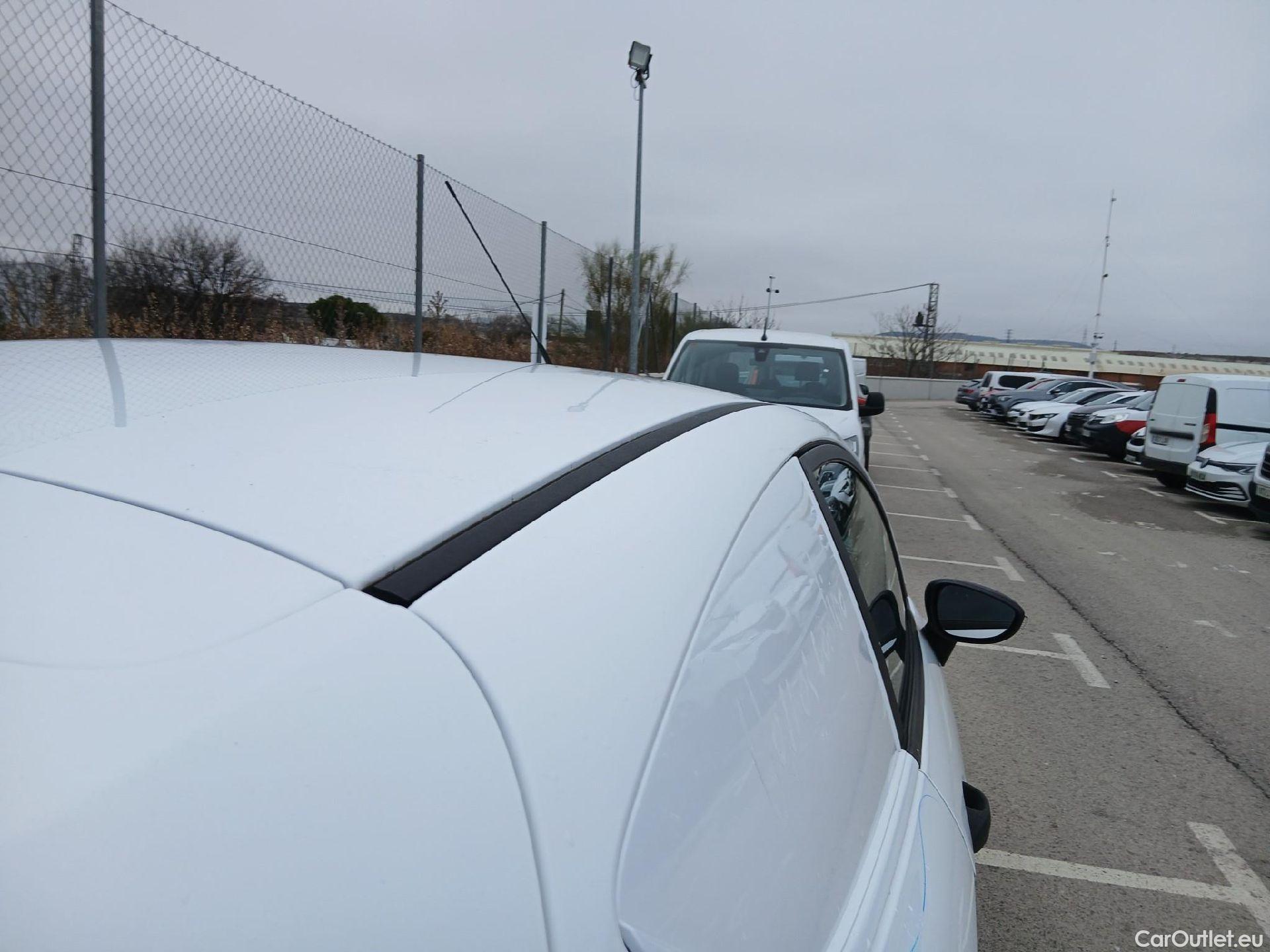  Ford  Fiesta FORD  Van / 2012 / 3P / berlina comercial 1.5 TDCi 55kW (75CV) #52