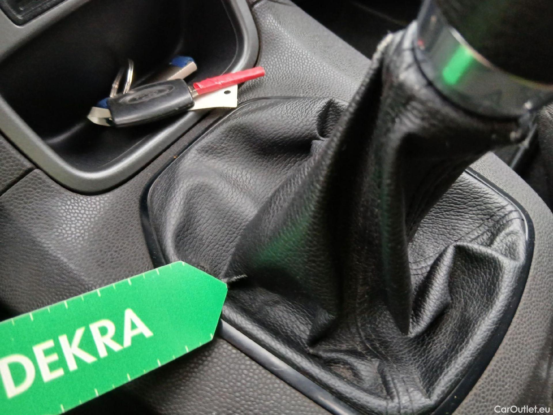  Ford  Fiesta FORD  Van / 2012 / 3P / berlina comercial 1.5 TDCi 55kW (75CV) #4