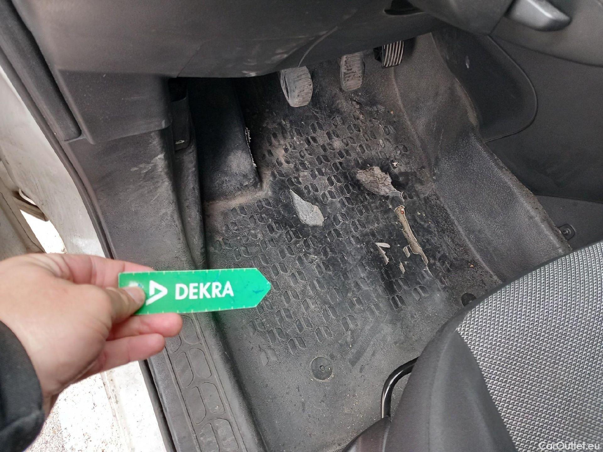  Fiat  Doblo FIAT Doblò Cargo/2015/3P/furgón derivado de turismo Cargo Base 1.6 Mjet 66kW (90CV) #4