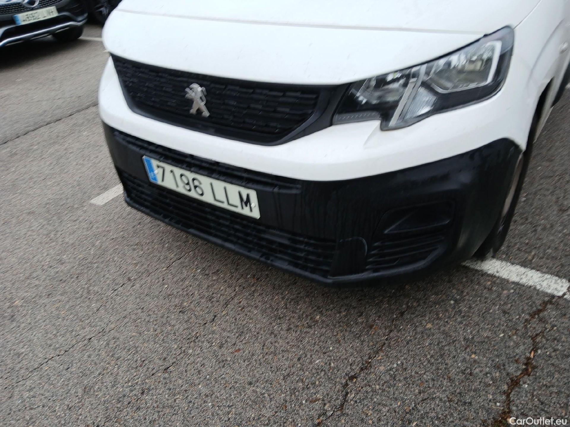  Peugeot  Partner PEUGEOT  / 2018 / 3P / furgón derivado de turismo Pro Standard 1000kg BlueHDi 73kW #10