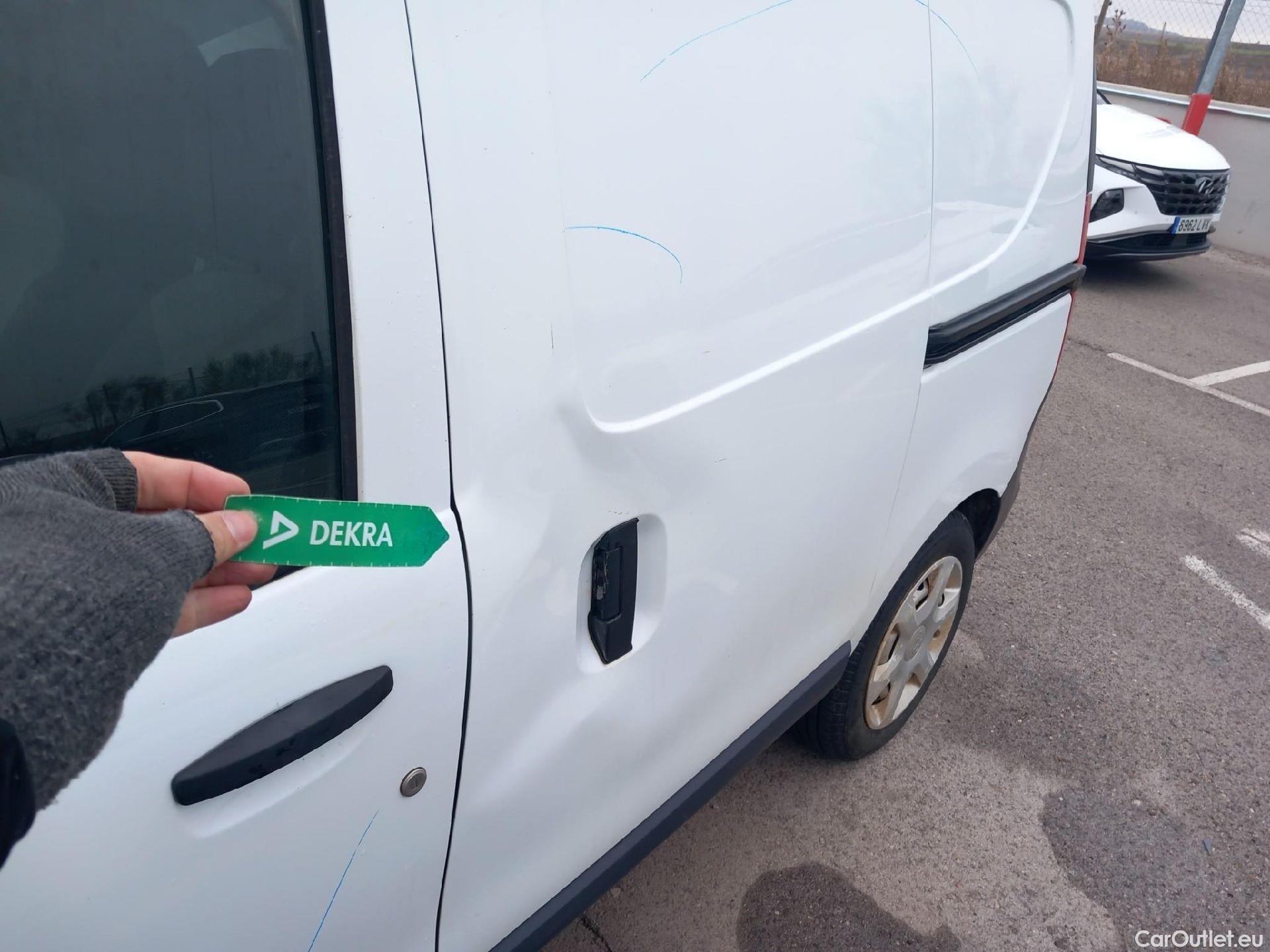  Dacia  Dokker DACIA  / 2013 / 4P / furgón derivado de turismo Van Essential Blue dCi 70kW (95CV) #18