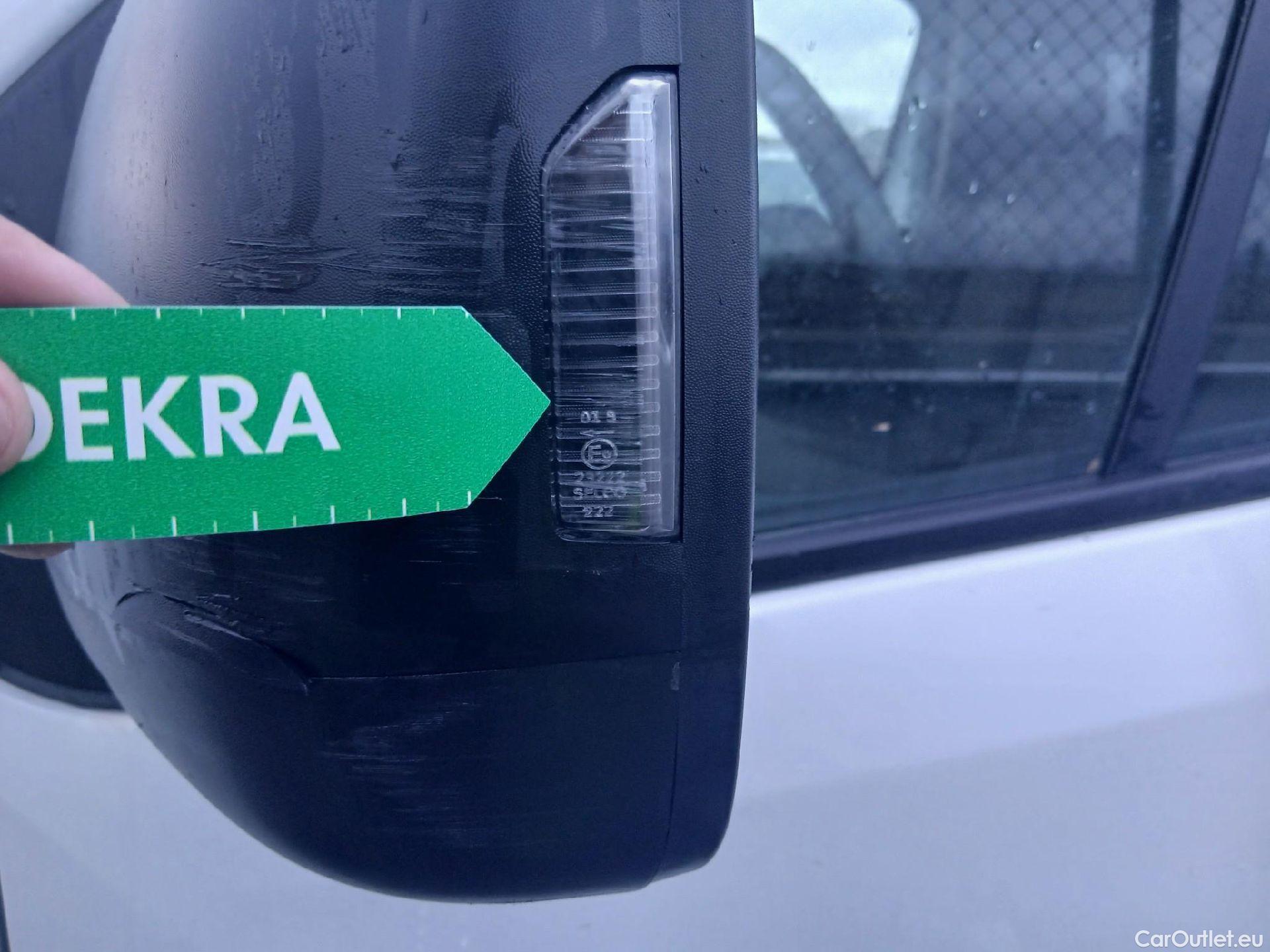  Nissan  NV300 NISSAN  / 2021 / 4P / combi Mixta 6 2.0dCi 81kW L1H1 1T Optima N1 #22