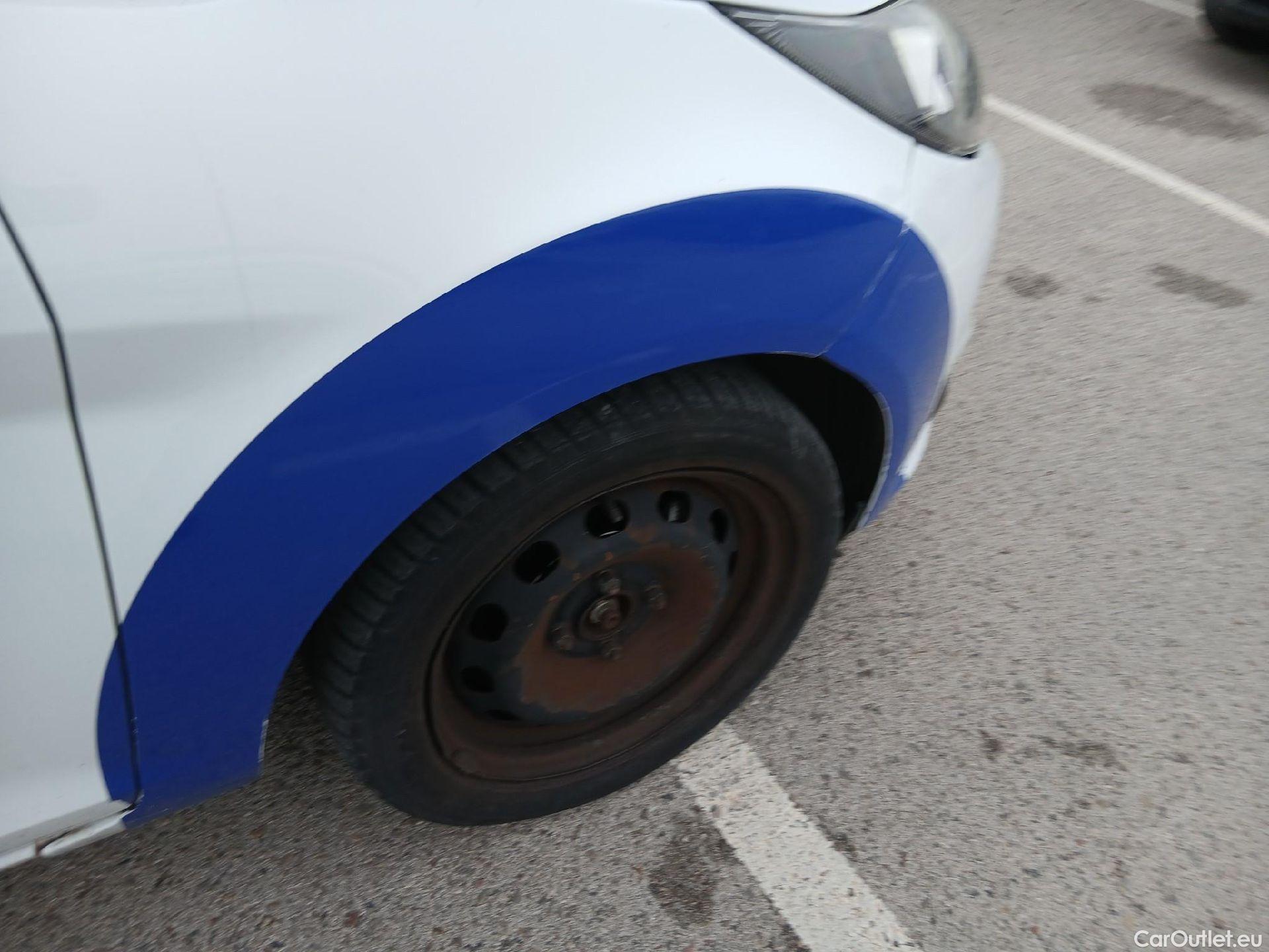  Ford  Fiesta FORD  Van / 2012 / 3P / berlina comercial 1.5 TDCi 55kW (75CV) #15