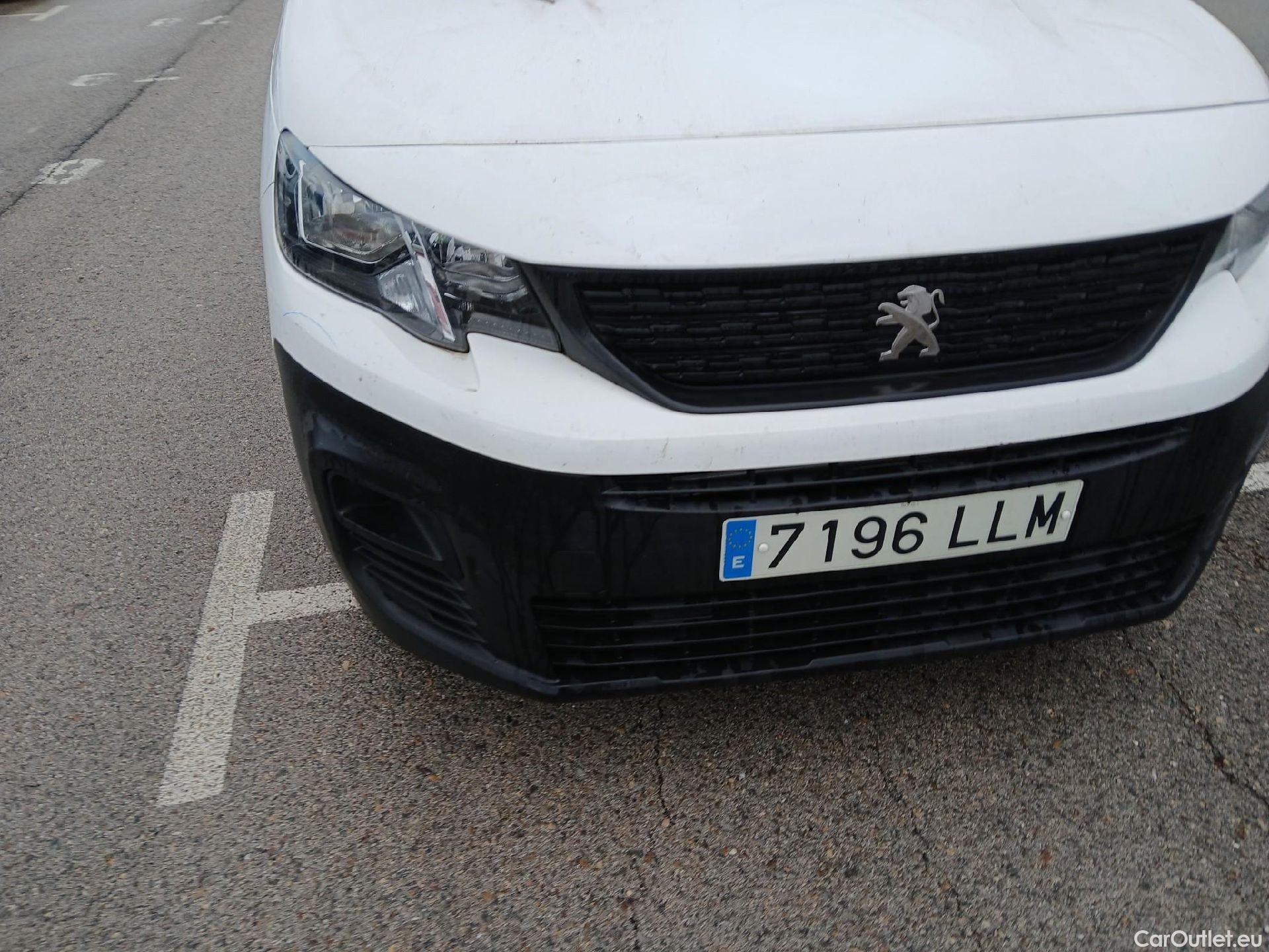  Peugeot  Partner PEUGEOT  / 2018 / 3P / furgón derivado de turismo Pro Standard 1000kg BlueHDi 73kW #8