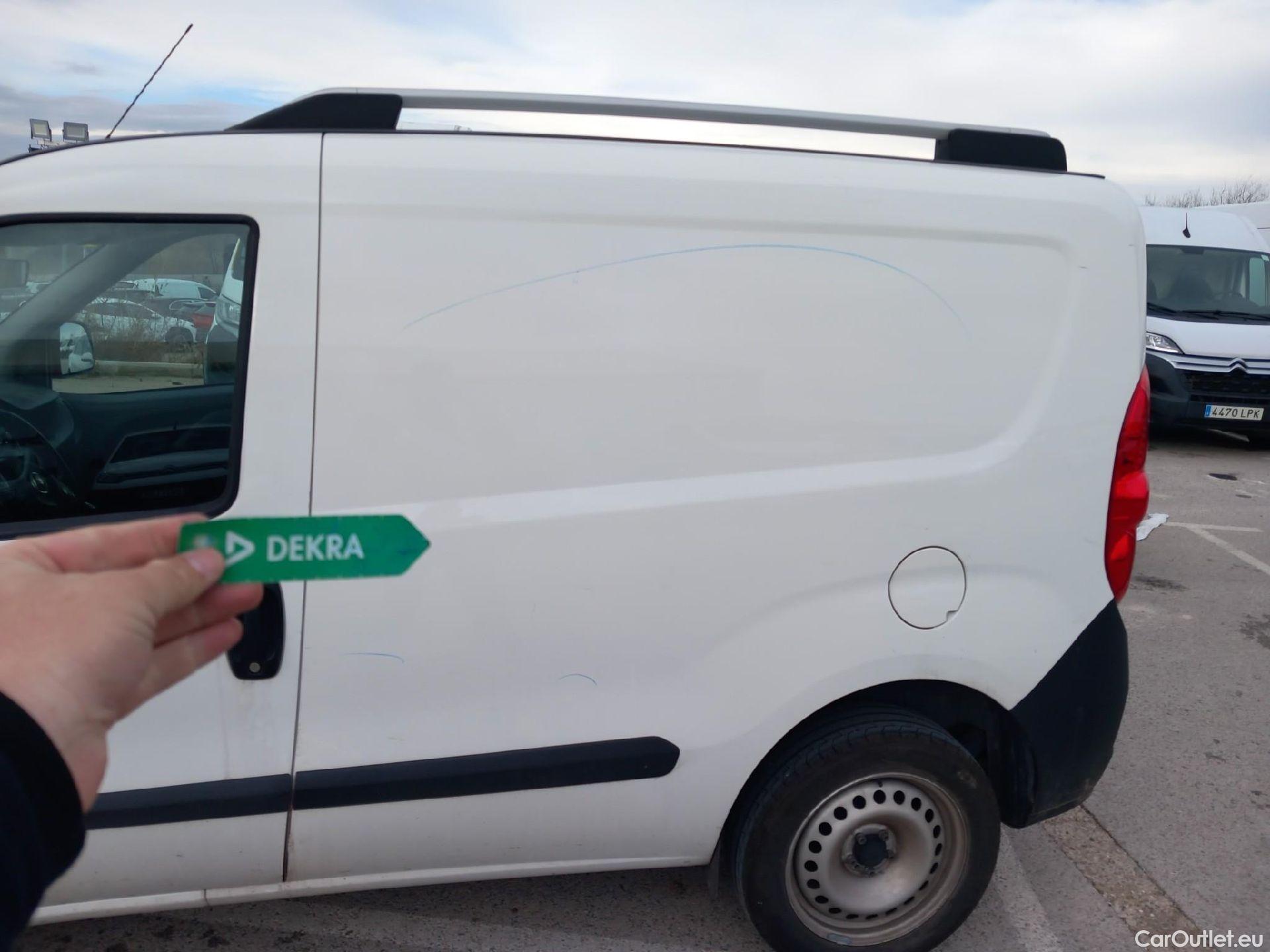  Fiat  Doblo FIAT Doblò Cargo/2015/3P/furgón derivado de turismo Cargo Base 1.6 Mjet 66kW (90CV) #12