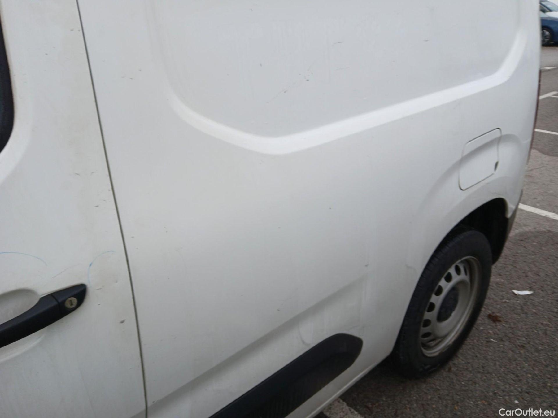  Peugeot  Partner PEUGEOT  / 2018 / 3P / furgón derivado de turismo Pro Standard 1000kg BlueHDi 73kW #15