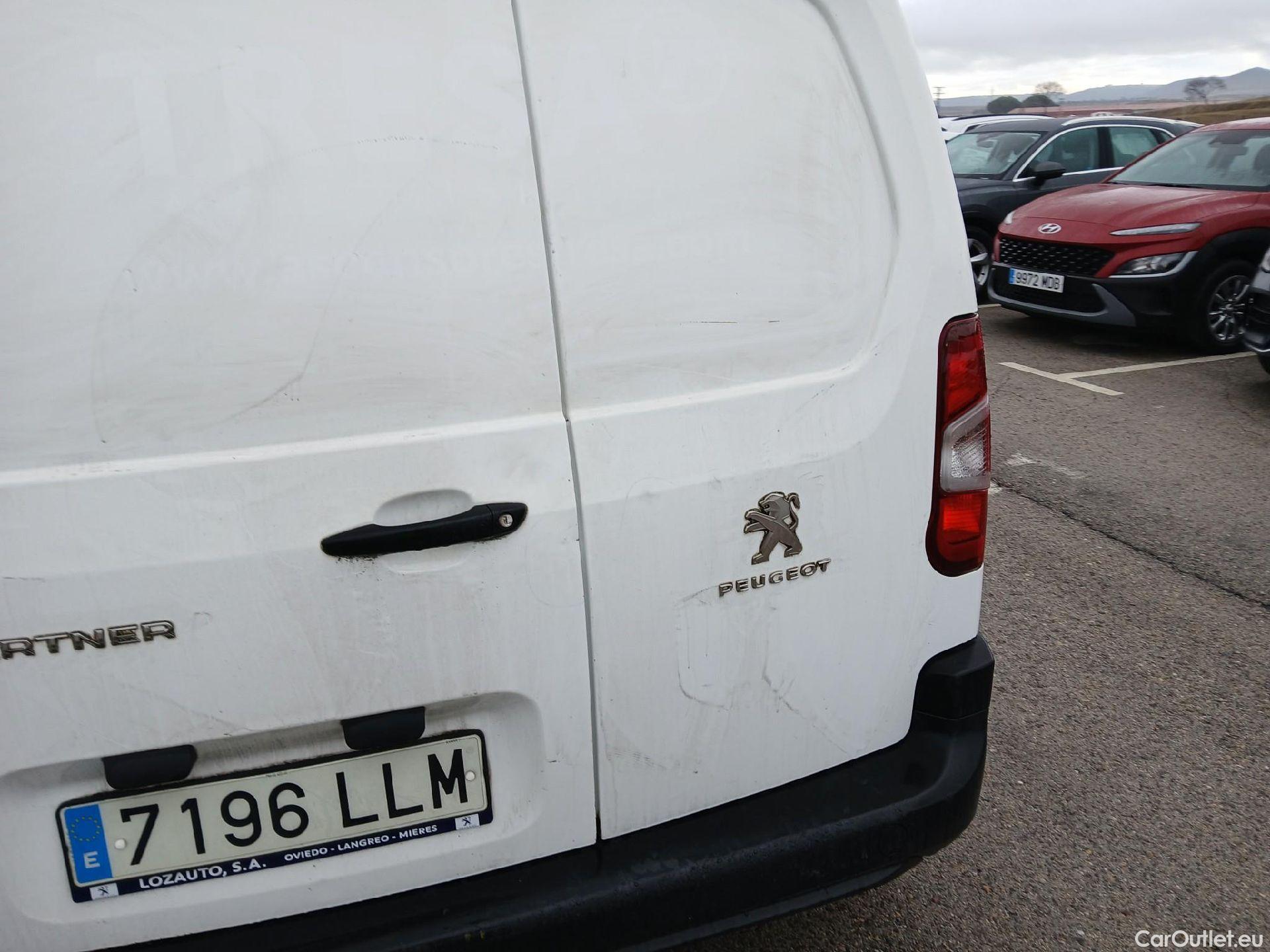  Peugeot  Partner PEUGEOT  / 2018 / 3P / furgón derivado de turismo Pro Standard 1000kg BlueHDi 73kW #20