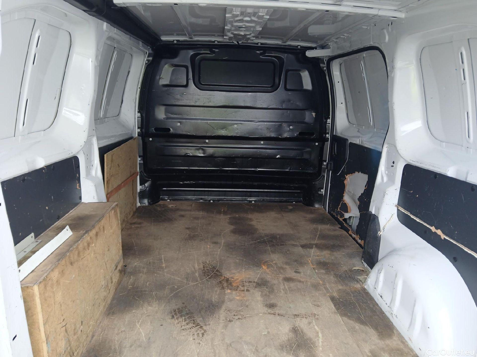  Opel  Vivaro OPEL  / 2019 / 4P / furgón 1.5 Diésel 74kW (100CV) M Std Express #25