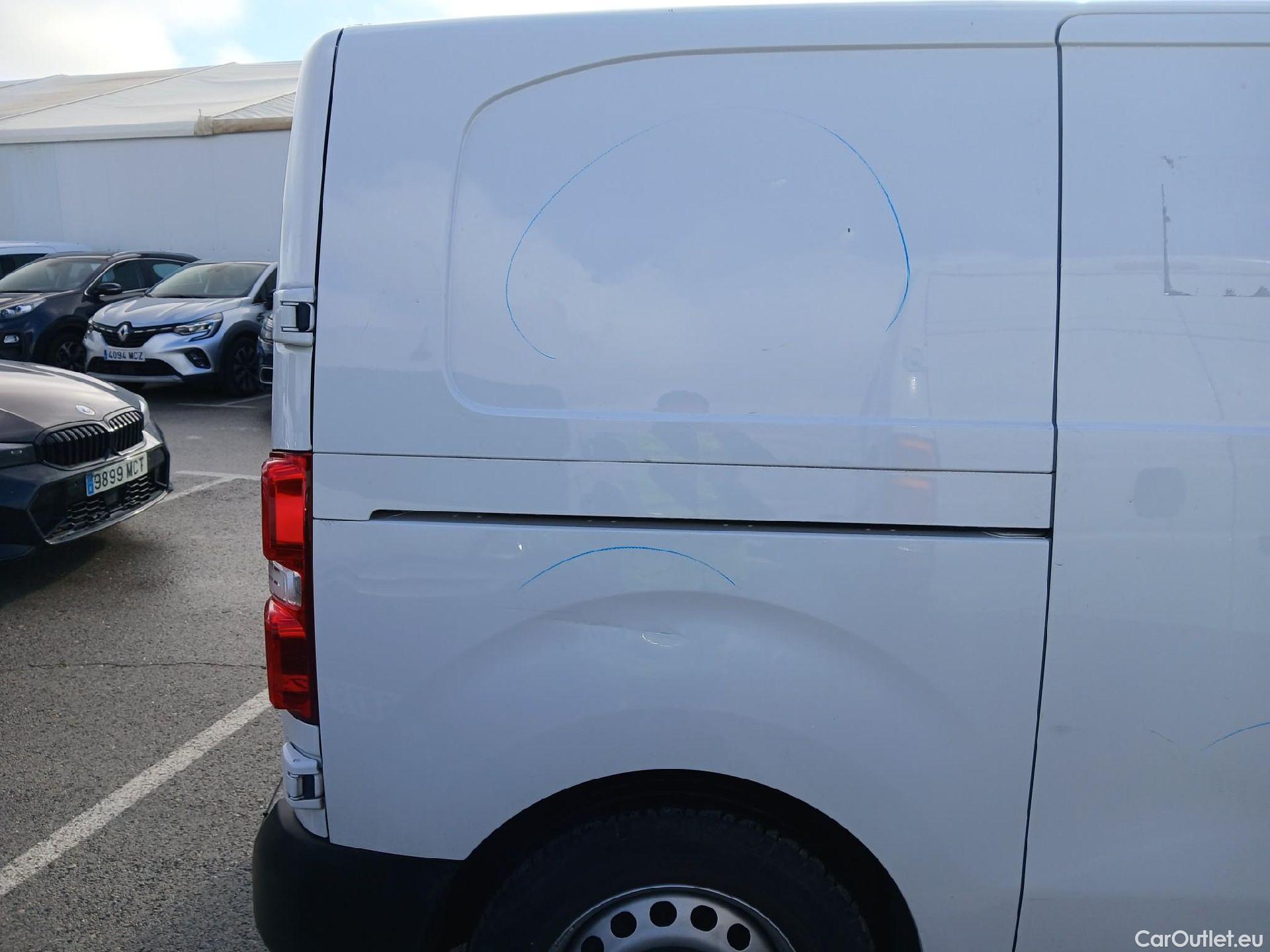  Opel  Vivaro OPEL  / 2019 / 4P / furgón 1.5 Diésel 74kW (100CV) M Std Express #49