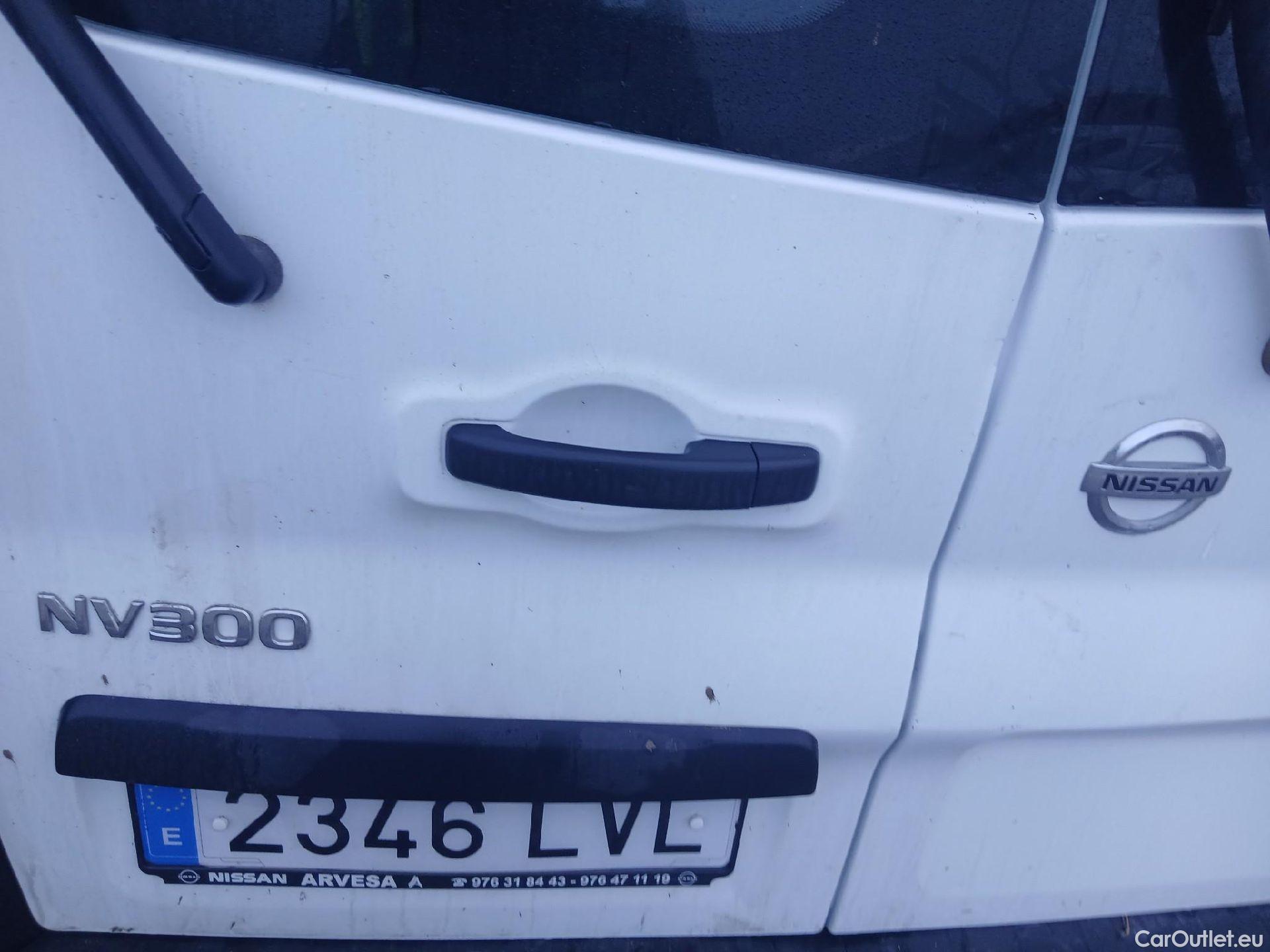  Nissan  NV300 NISSAN  / 2021 / 4P / combi Mixta 6 2.0dCi 81kW L1H1 1T Optima N1 #32