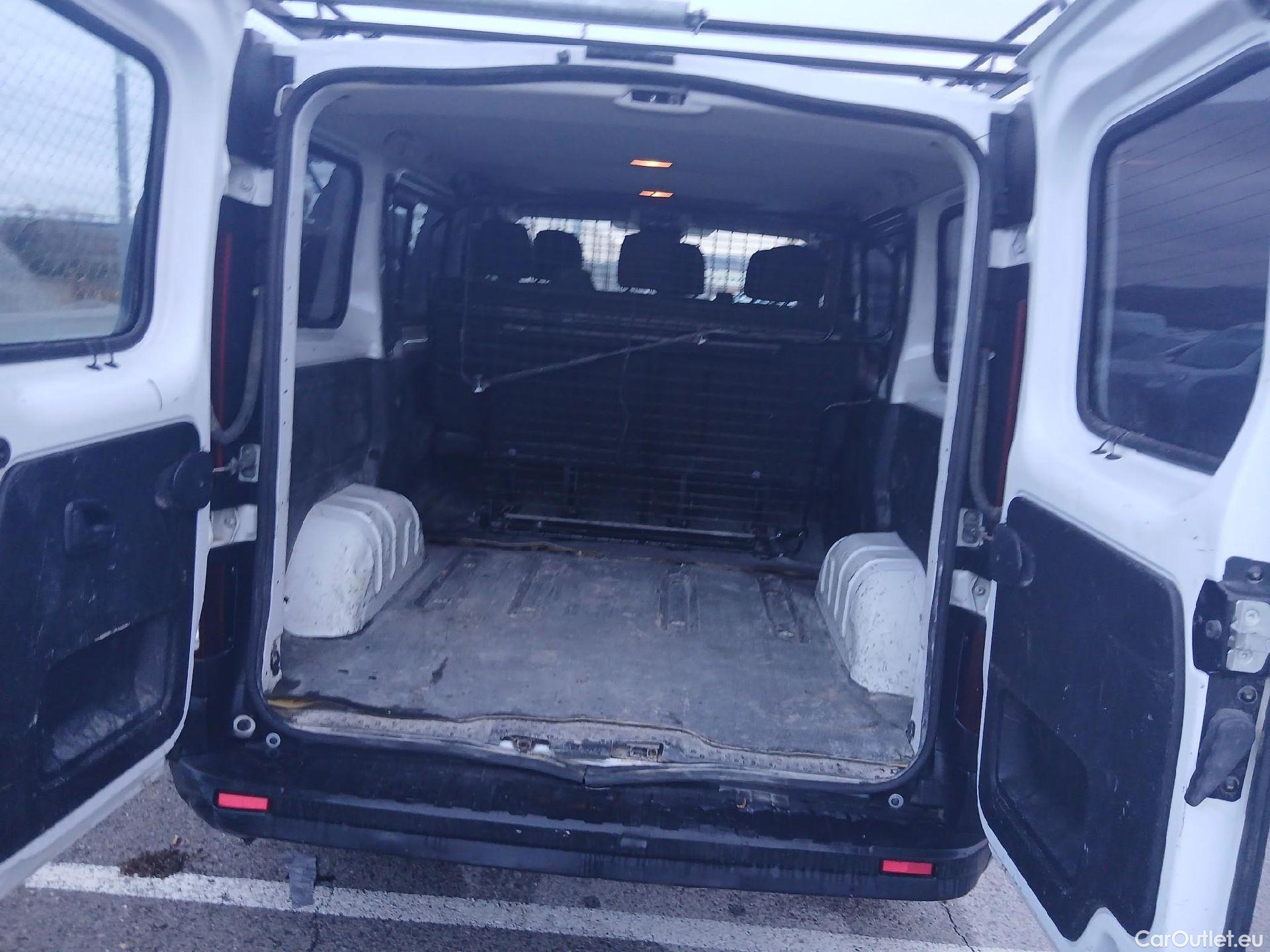  Nissan  NV300 NISSAN  / 2021 / 4P / combi Mixta 6 2.0dCi 81kW L1H1 1T Optima N1 #2