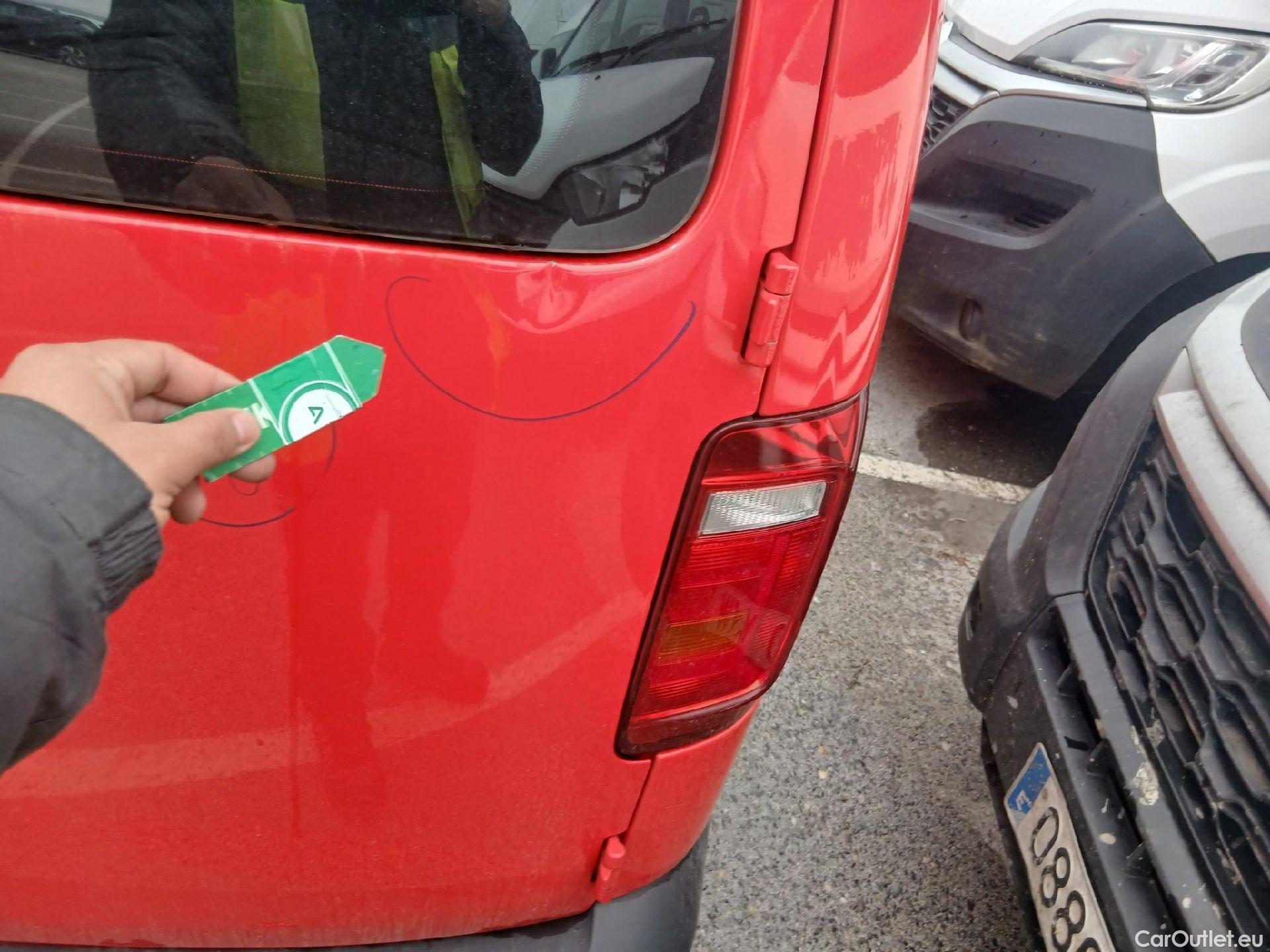  Volkswagen  Caddy VOLKSWAGEN  / 2015 / 4P / combi Business Profesional Kombi 2.0 TDI 75kW #26