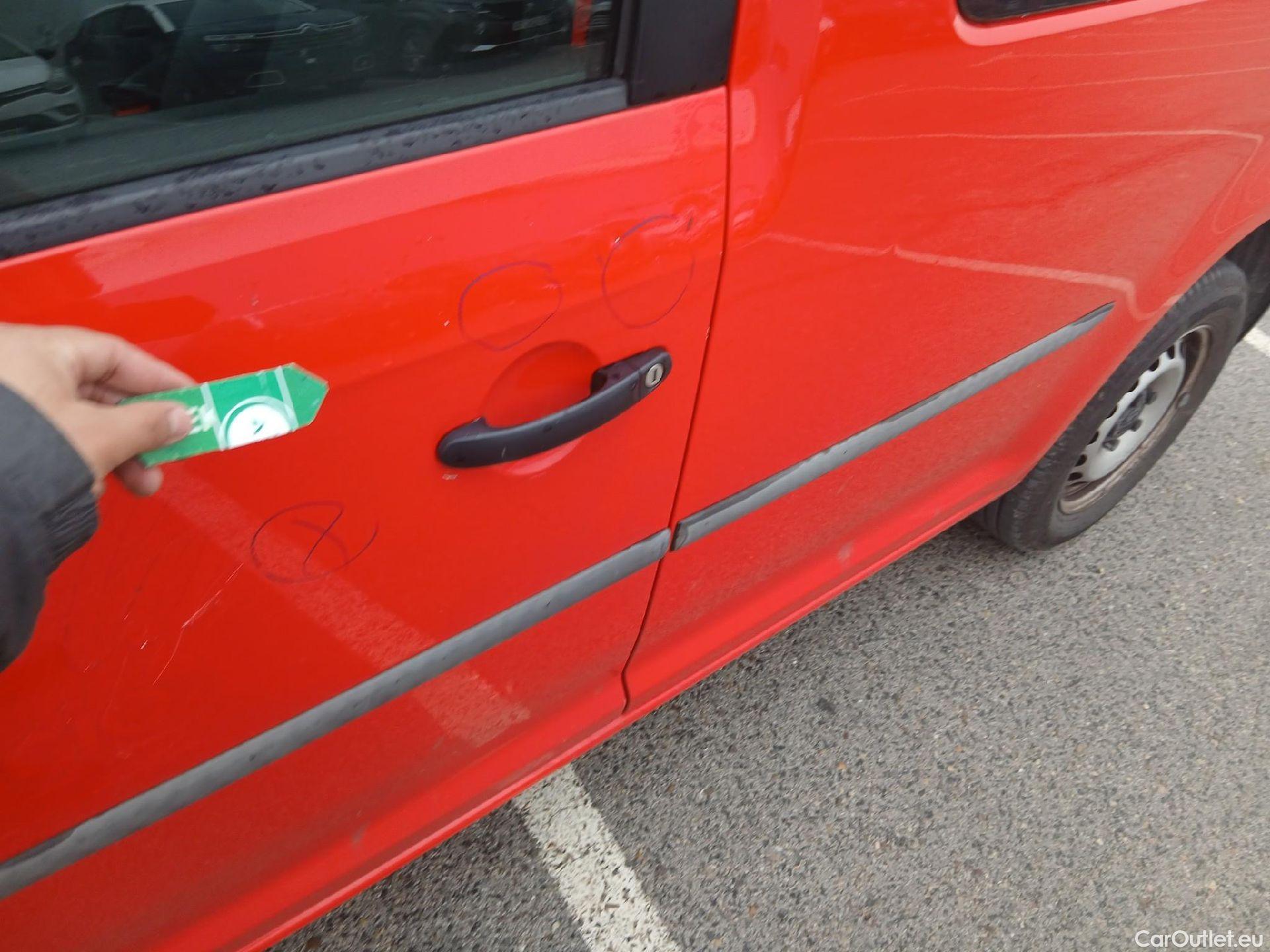  Volkswagen  Caddy VOLKSWAGEN  / 2015 / 4P / combi Business Profesional Kombi 2.0 TDI 75kW #18