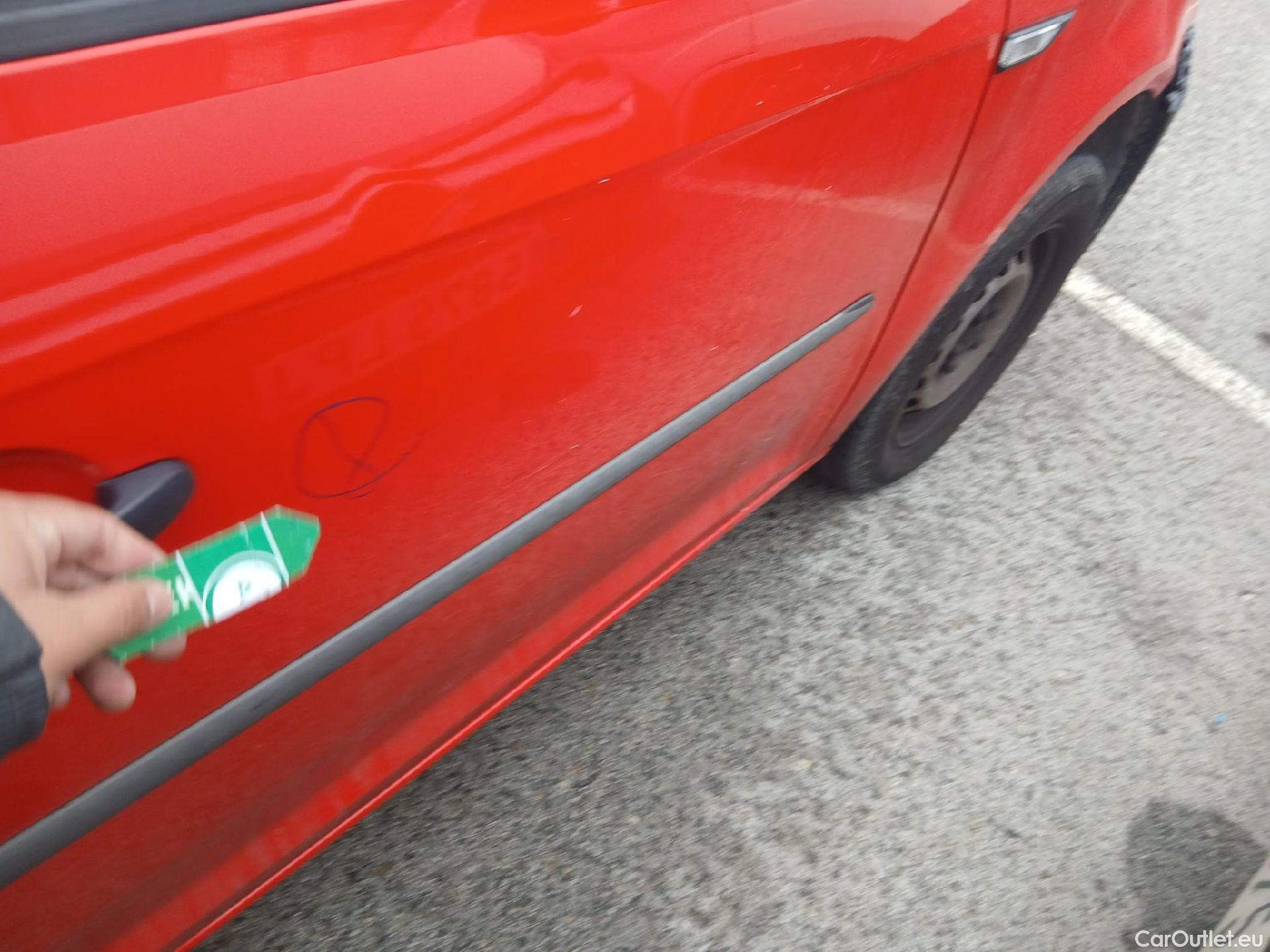  Volkswagen  Caddy VOLKSWAGEN  / 2015 / 4P / combi Business Profesional Kombi 2.0 TDI 75kW #29