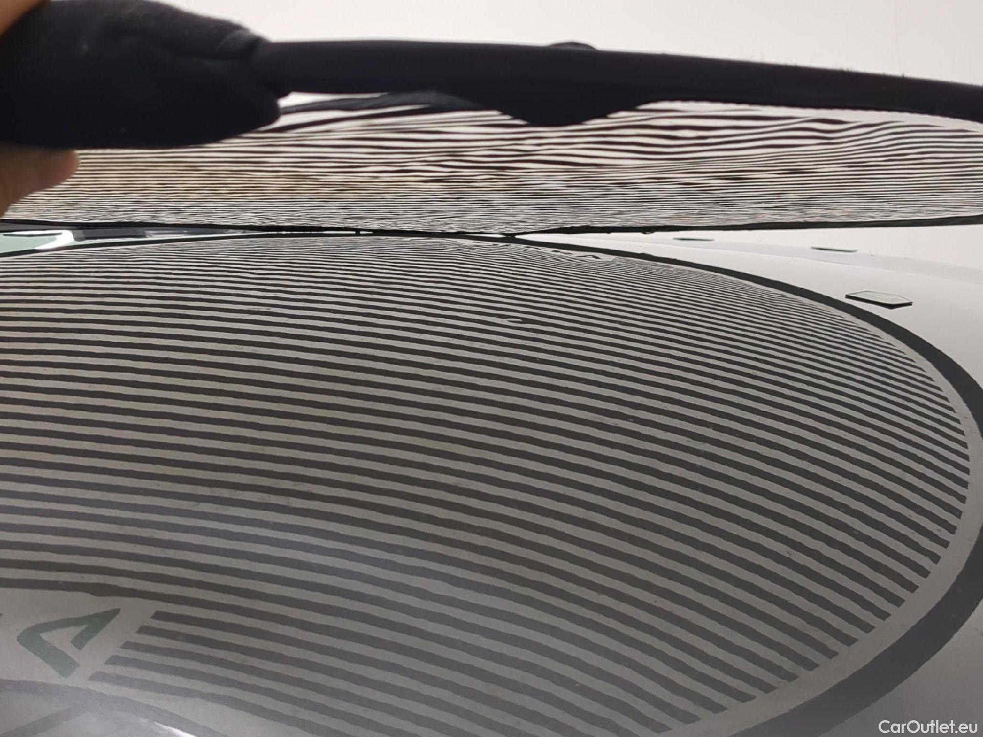  KIA  Sportage KIA  / 2021 / 5P / SUV 1.6 T-GDI 265 PHEV AUTO 4WD GT-L PREM BU #28