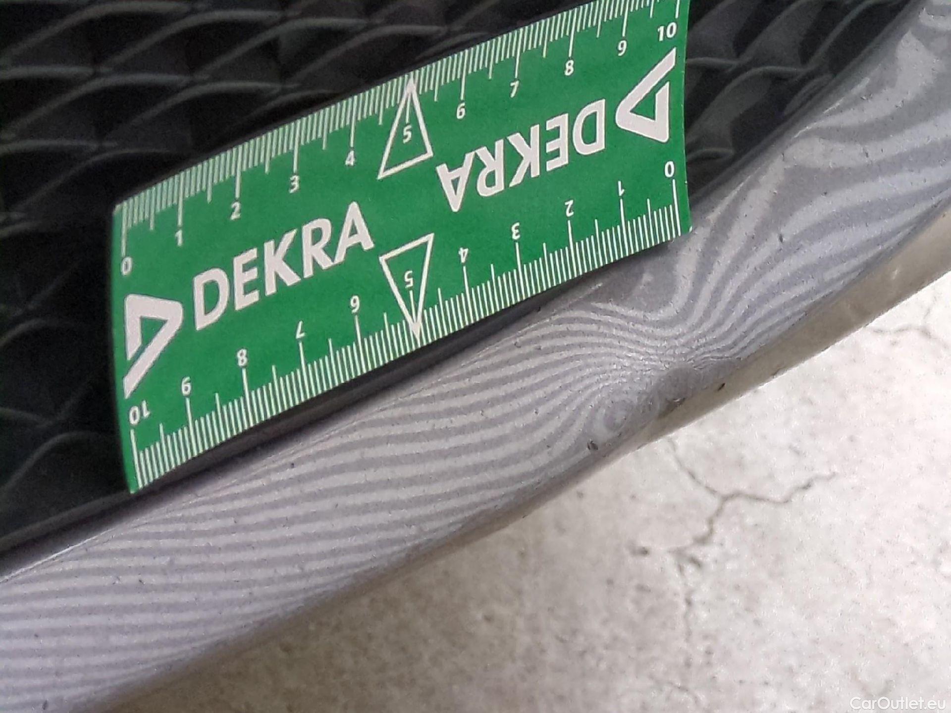  Mercedes  A-Klasse MERCEDES-BENZ Classe A Compact / 2018 / 5P / Berline A 250 e Business Line 8G-DCT #13