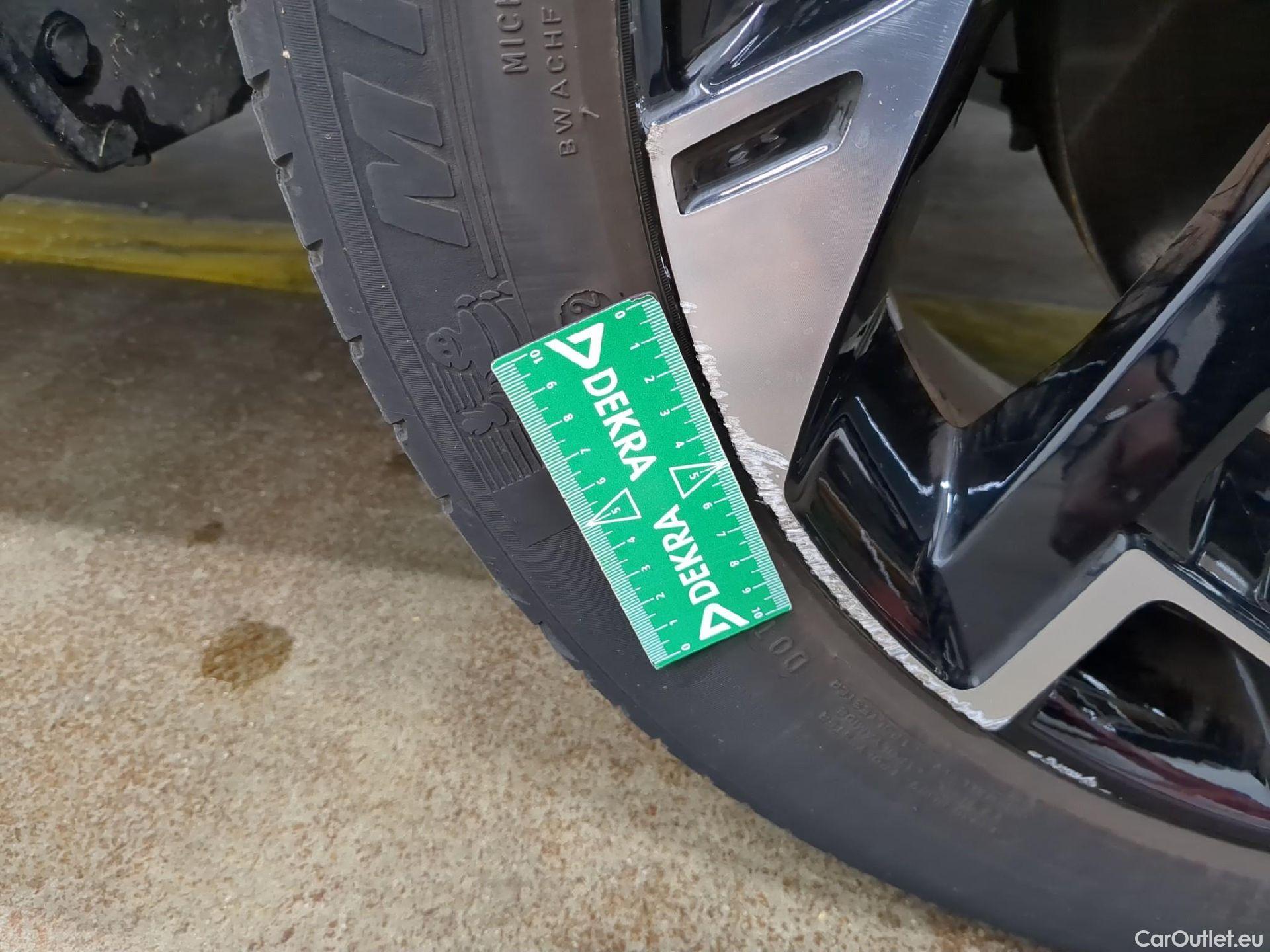  KIA  Sportage KIA  / 2021 / 5P / SUV 1.6 T-GDI 265 PHEV AUTO 4WD GT-L PREM BU #13