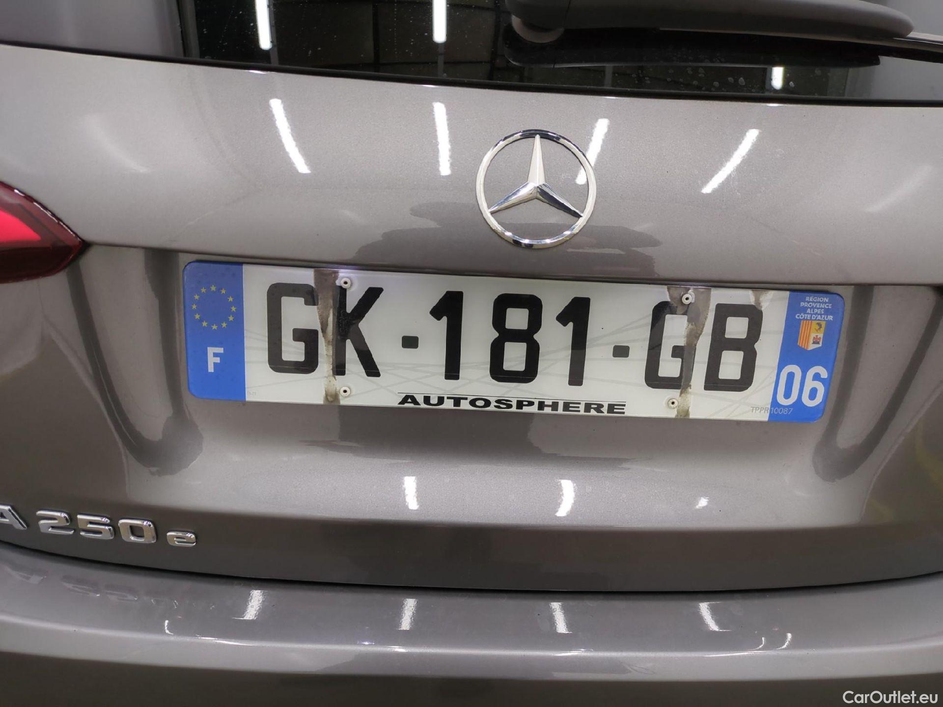  Mercedes  A-Klasse MERCEDES-BENZ Classe A Compact / 2018 / 5P / Berline A 250 e Business Line 8G-DCT #4