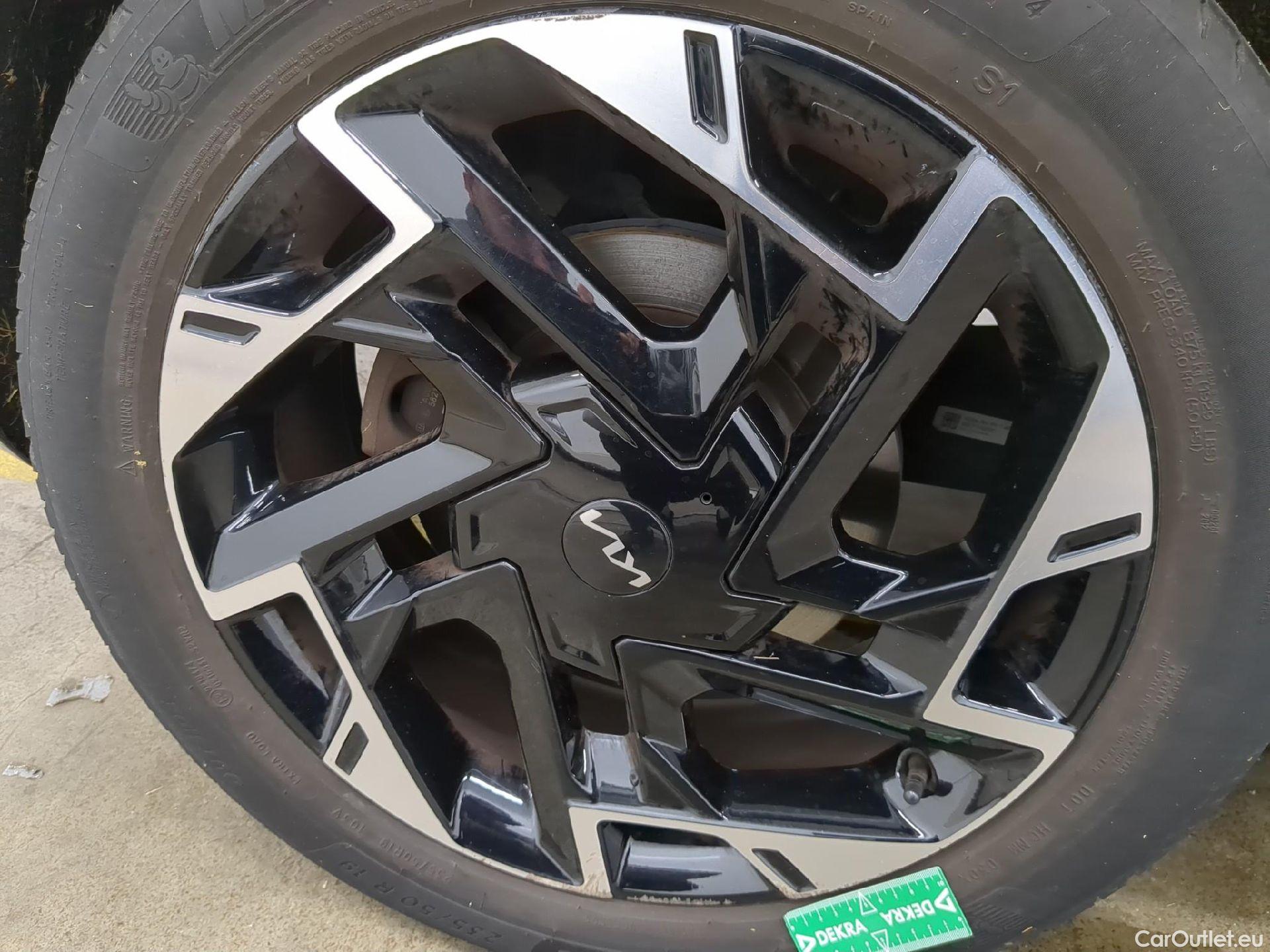  KIA  Sportage KIA  / 2021 / 5P / SUV 1.6 T-GDI 265 PHEV AUTO 4WD GT-L PREM BU #8