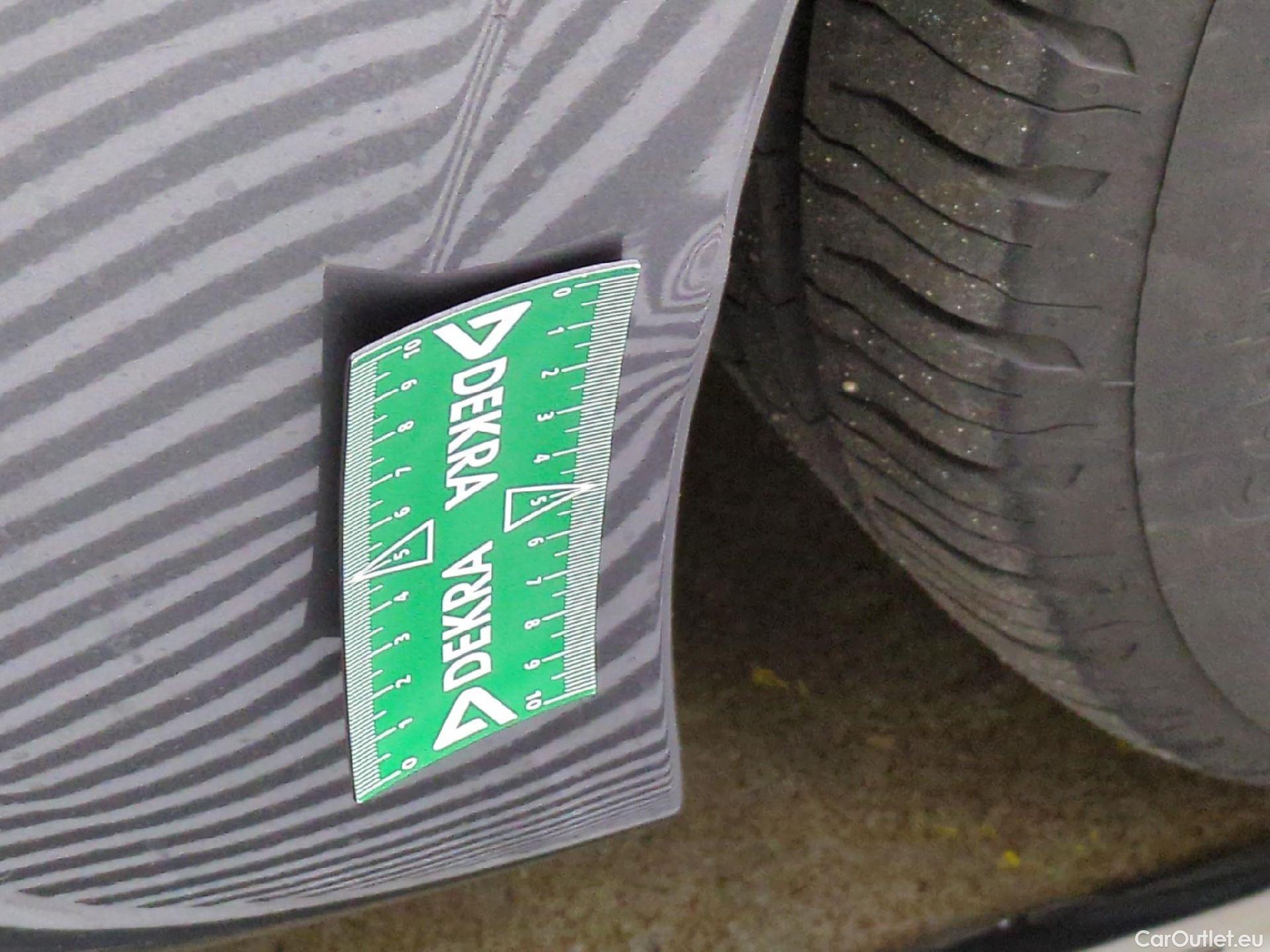  Mercedes  A-Klasse MERCEDES-BENZ Classe A Compact / 2018 / 5P / Berline A 250 e Business Line 8G-DCT #11