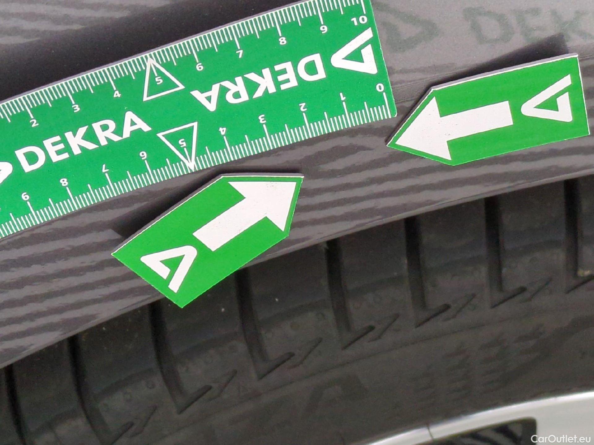  Mercedes  A-Klasse MERCEDES-BENZ Classe A Compact / 2018 / 5P / Berline A 250 e Business Line 8G-DCT #16