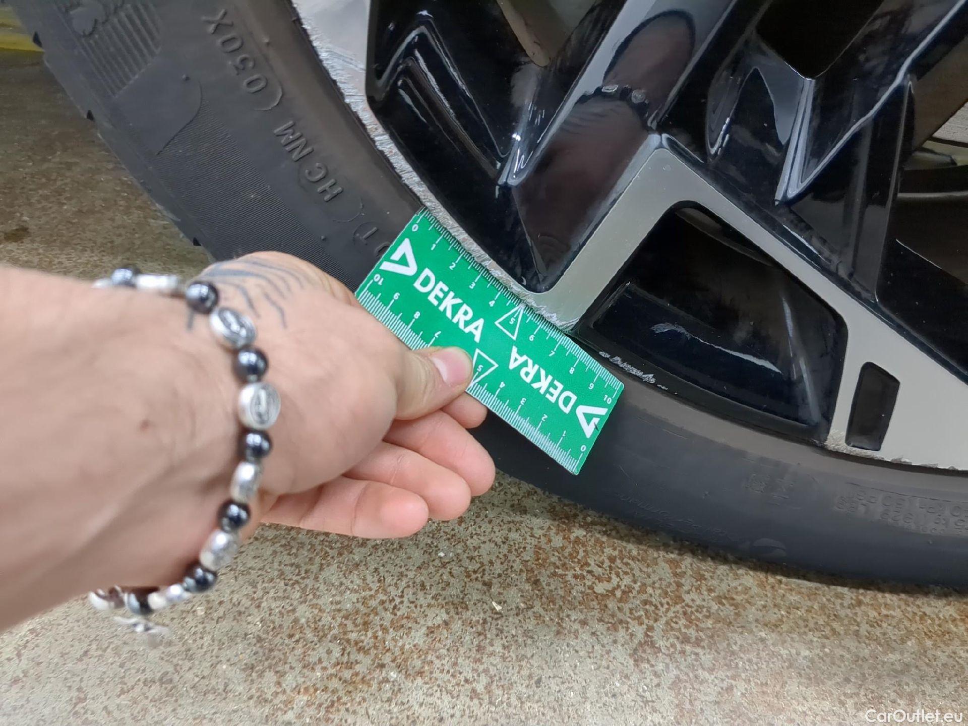  KIA  Sportage KIA  / 2021 / 5P / SUV 1.6 T-GDI 265 PHEV AUTO 4WD GT-L PREM BU #14