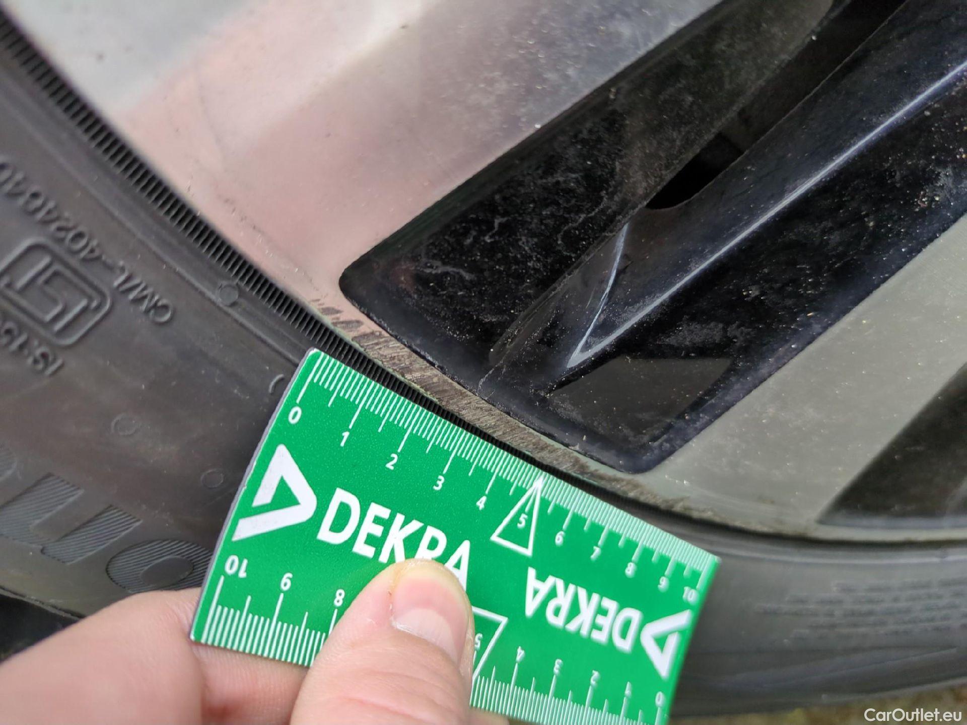  Mercedes  A-Klasse MERCEDES-BENZ Classe A Compact / 2018 / 5P / Berline A 250 e Business Line 8G-DCT #9