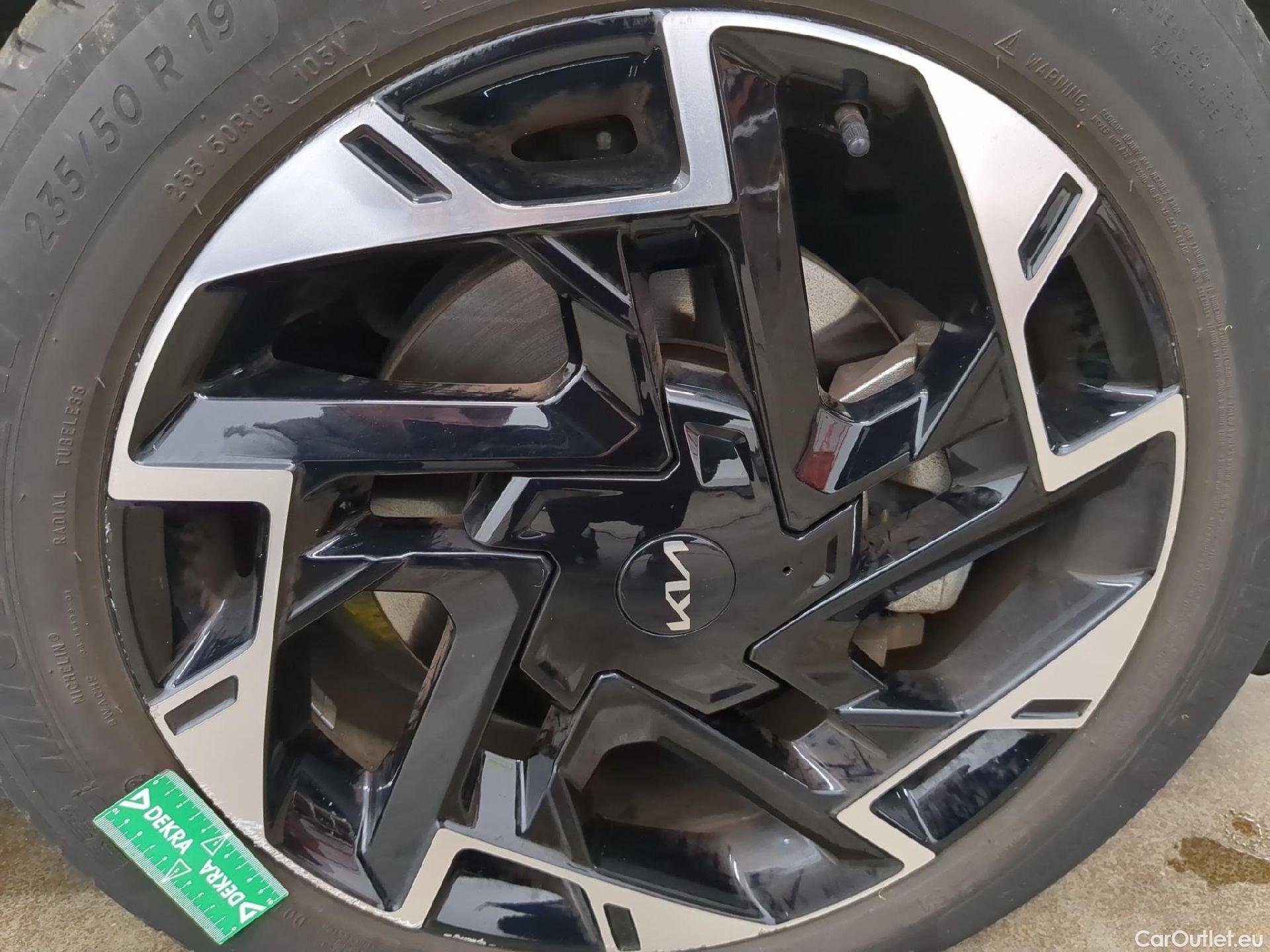  KIA  Sportage KIA  / 2021 / 5P / SUV 1.6 T-GDI 265 PHEV AUTO 4WD GT-L PREM BU #15