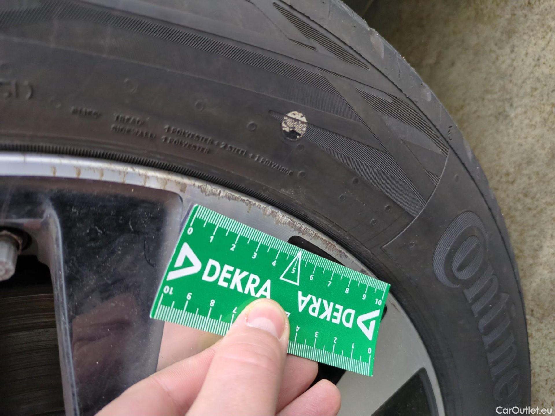  Mercedes  A-Klasse MERCEDES-BENZ Classe A Compact / 2018 / 5P / Berline A 250 e Business Line 8G-DCT #8