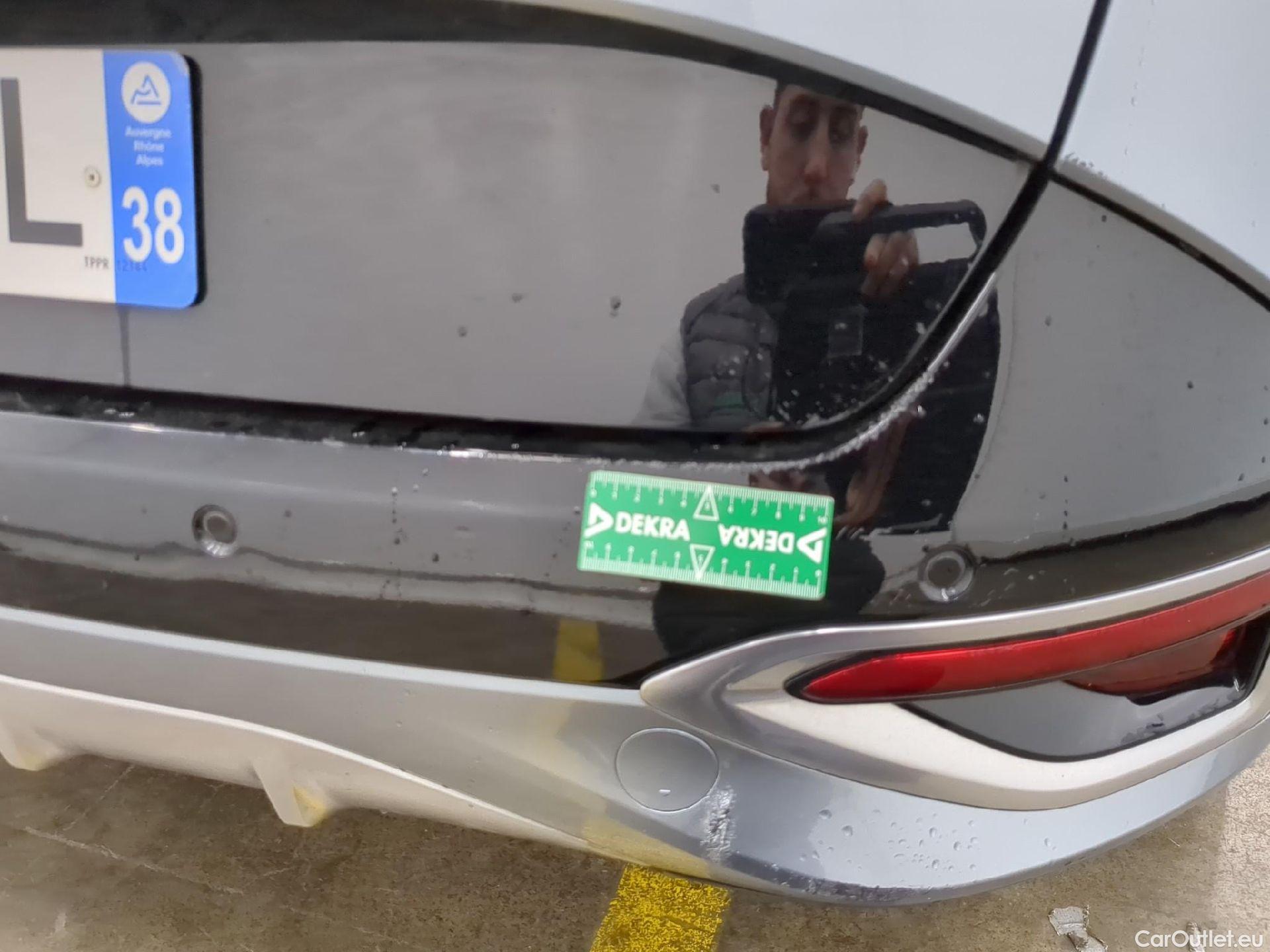  KIA  Sportage KIA  / 2021 / 5P / SUV 1.6 T-GDI 265 PHEV AUTO 4WD GT-L PREM BU #4