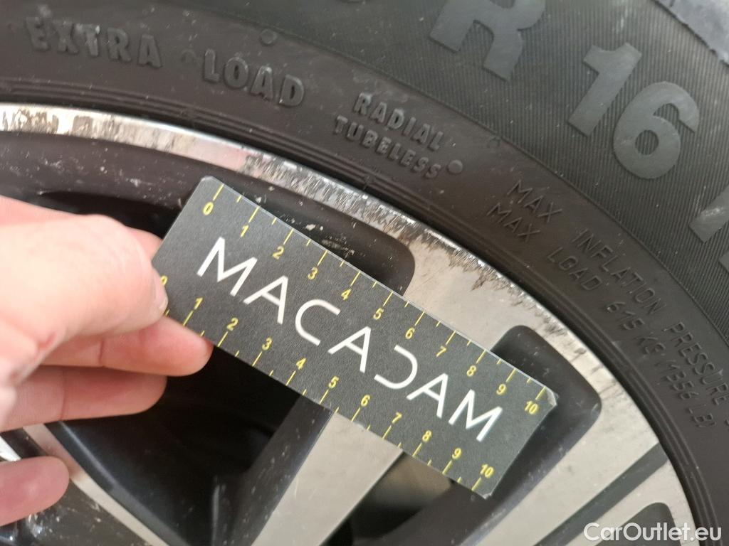  Peugeot  208  Allure Pack 1.2 PureTech 100CV BVA8 E6d #38