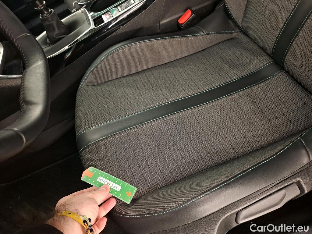  Peugeot  2008  Allure Business 1.5 HDi 110CV BVM6 E6d #34