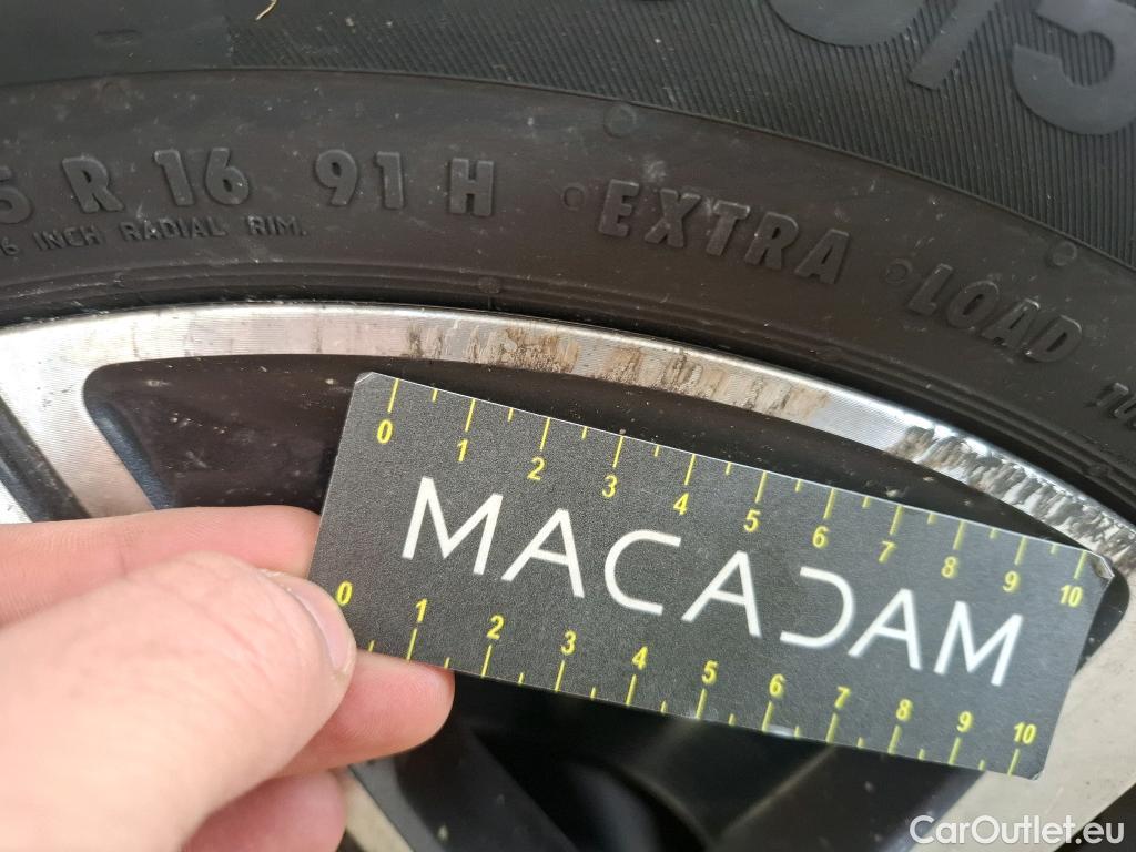  Peugeot  208  Allure Pack 1.2 PureTech 100CV BVA8 E6d #37