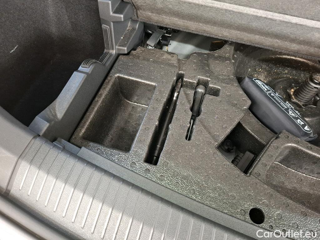  Volkswagen  Tiguan VOLKSWAGEN  Allspace / 2021 / 5P / SUV 2.0 TDI 150 DSG7 R-Line #8