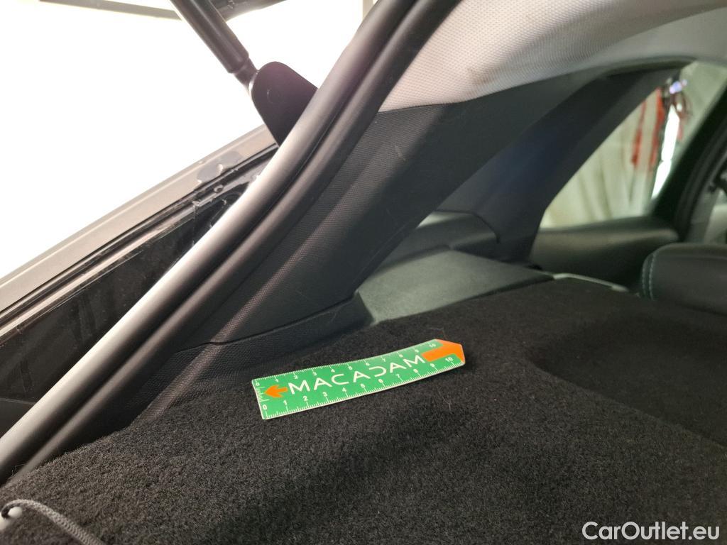  Peugeot  3008  II Allure 1.5 HDi 130CV BVA8 E6d #24