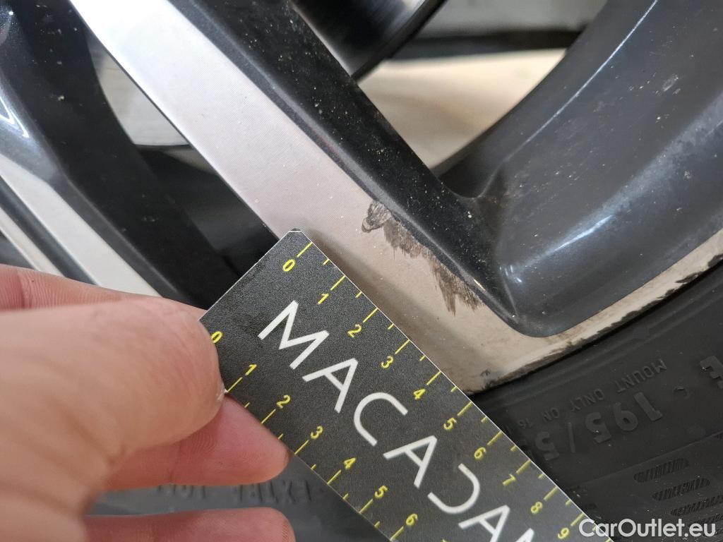  Peugeot  208  Allure Pack 1.2 PureTech 100CV BVA8 E6d #46