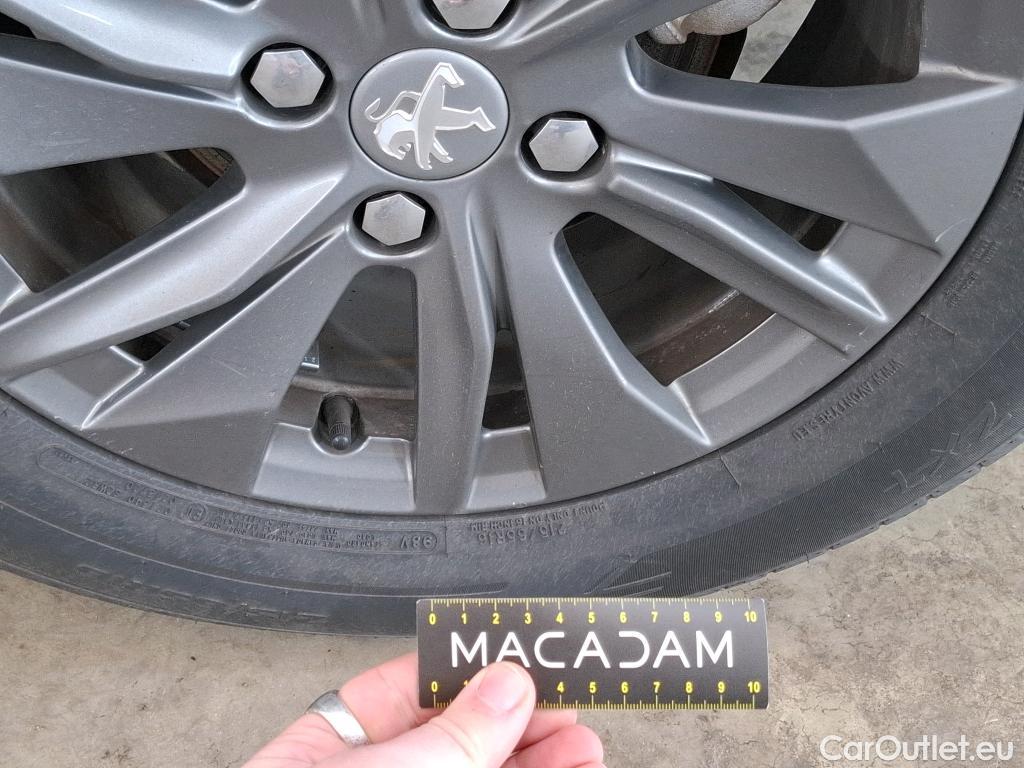  Peugeot  2008  Active 1.2 PureTech 130CV BVA8 E6d #37