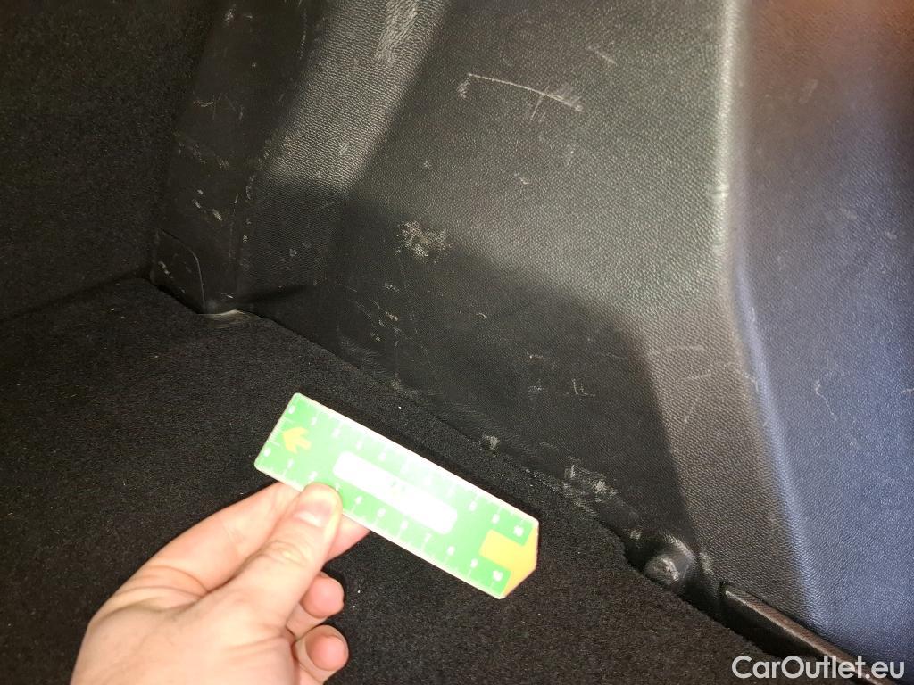  Peugeot  2008  Allure Business 1.5 HDi 110CV BVM6 E6d #17