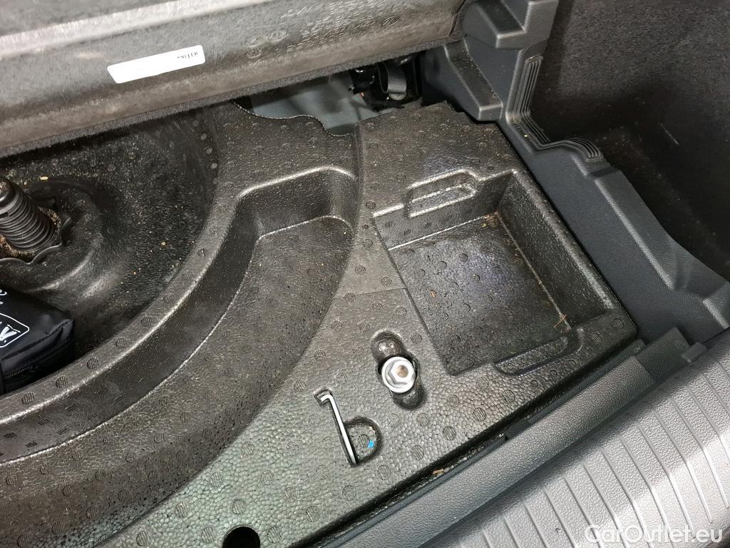  Volkswagen  Tiguan VOLKSWAGEN  Allspace / 2021 / 5P / SUV 2.0 TDI 150 DSG7 R-Line #1