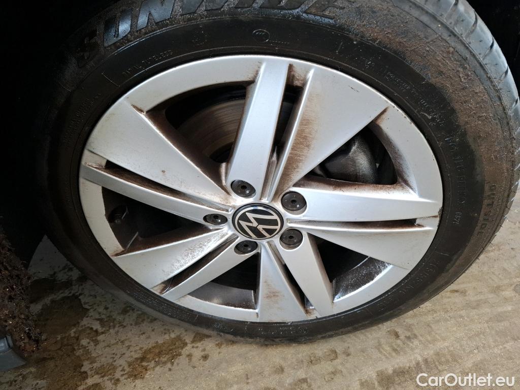  Volkswagen  Golf  VOLKSWAGEN / 2020 / 5P / Berline 2.0 TDI SCR 115 DSG7 Life Busi #19