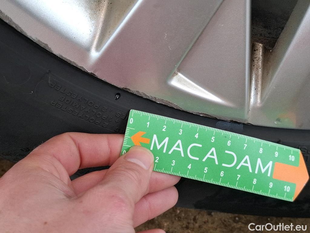  Peugeot  5008  Active Pack 1.5 HDi 130CV BVA8 7 Sieges E6d #8