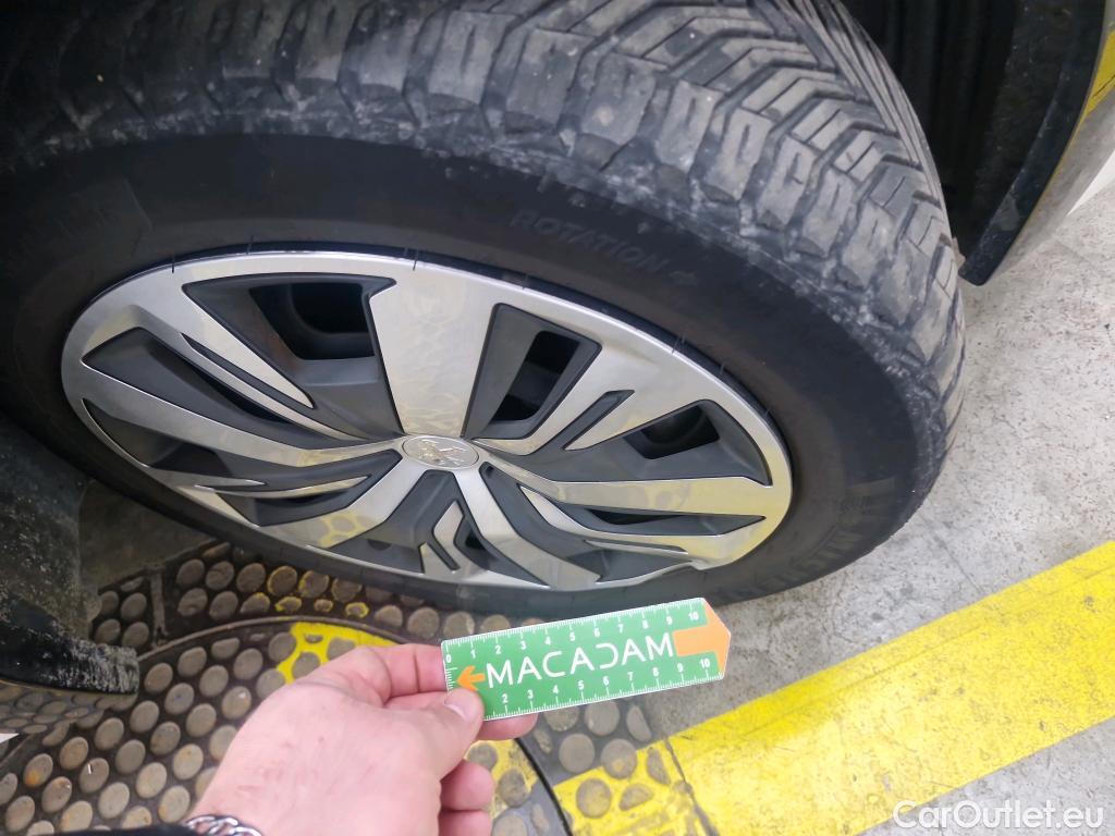  Peugeot  208  (e-) Active Business 50kWh BVA #18