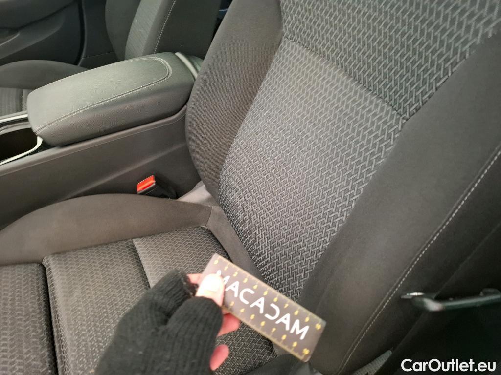  Opel  Insignia OPEL  Sports Tourer / 2020 / 5P / Break 1.5 Diesel 122ch ELEGANCE #40