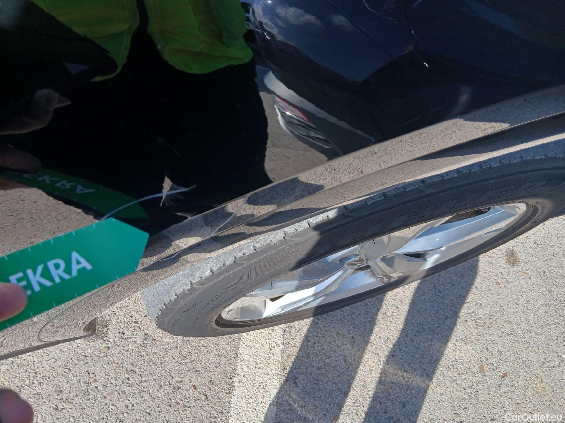  Audi  Q5 AUDI  / 2016 / 5P / todoterreno S line 40 TDI 140kW quattro S tronic #30